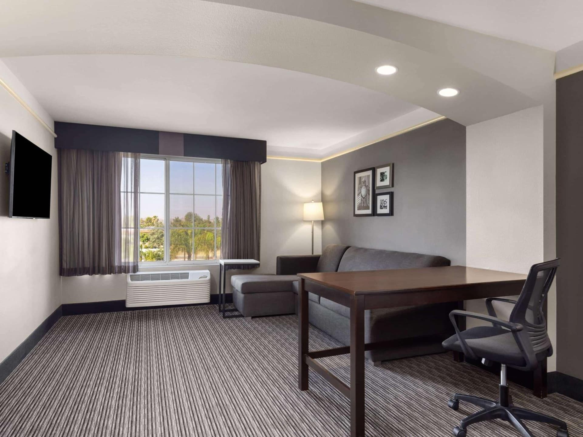 La Quinta by Wyndham Santa Clarita - Valencia gallery photo in Stevenson Ranch, CA — image 35