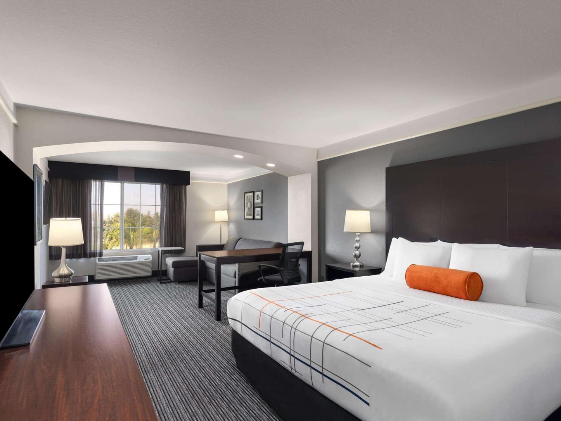 La Quinta by Wyndham Santa Clarita - Valencia gallery photo in Stevenson Ranch, CA — image 9