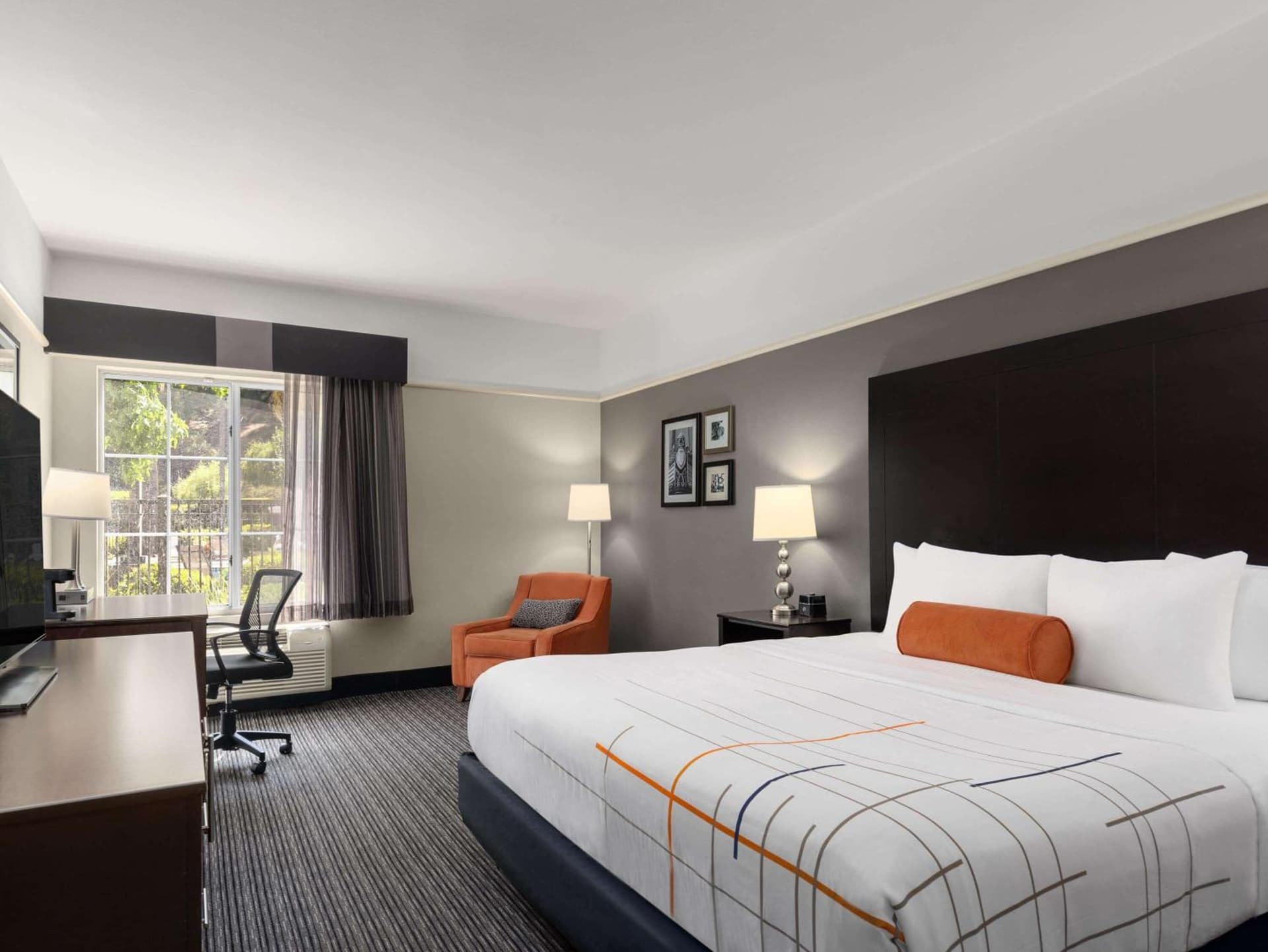 La Quinta by Wyndham Santa Clarita - Valencia gallery photo in Stevenson Ranch, CA — image 5