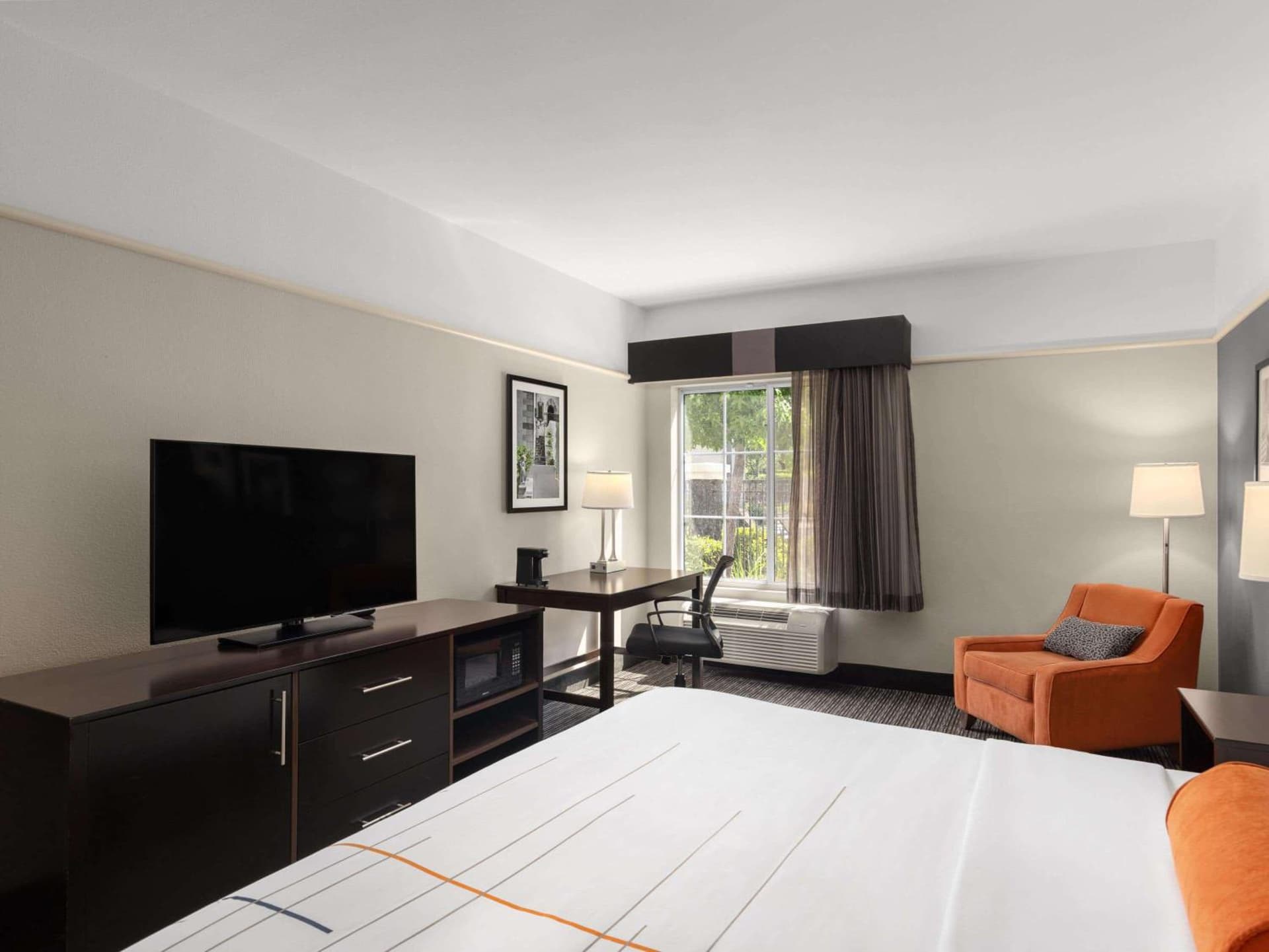 La Quinta by Wyndham Santa Clarita - Valencia gallery photo in Stevenson Ranch, CA — image 37