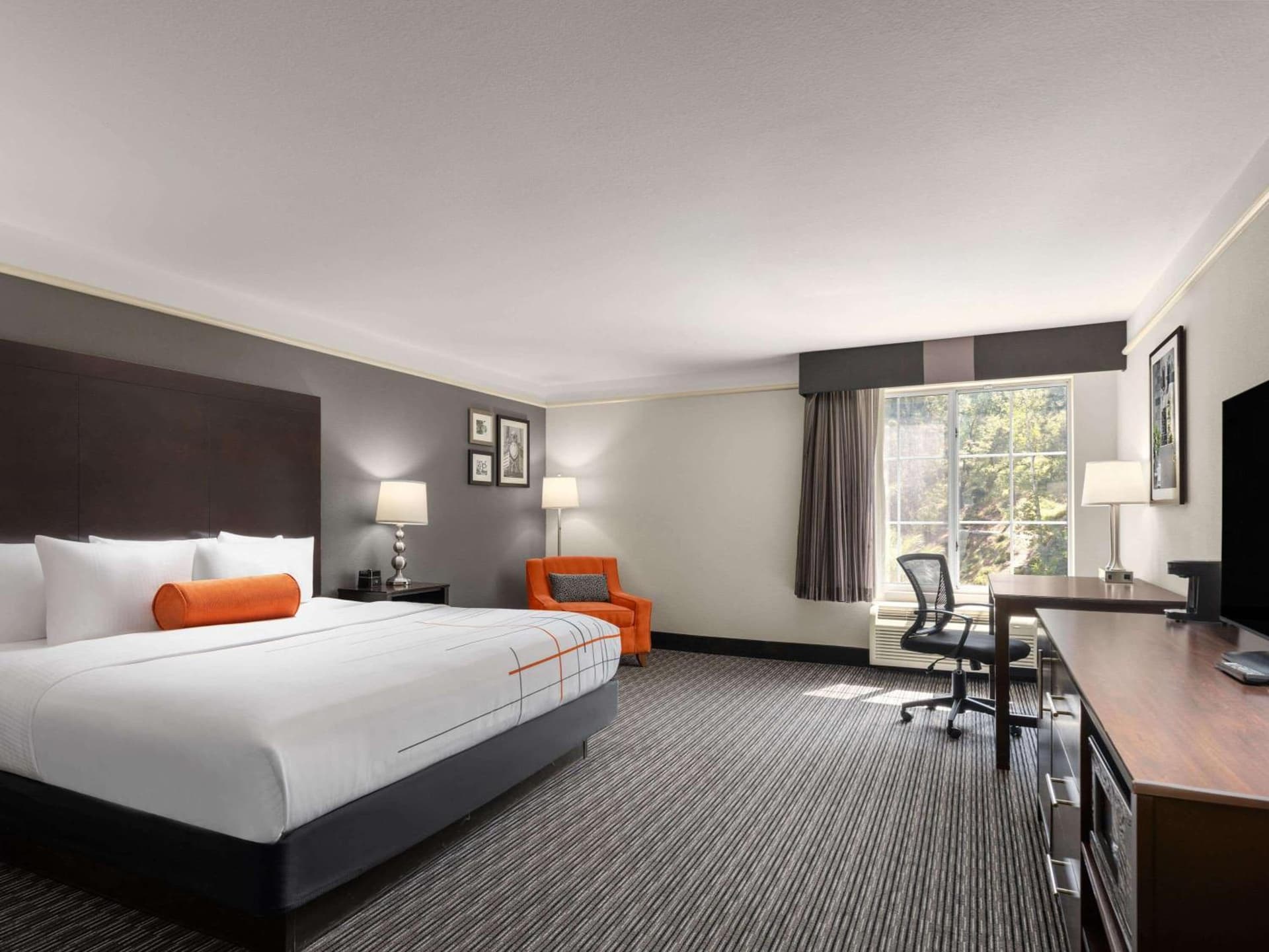 La Quinta by Wyndham Santa Clarita - Valencia gallery photo in Stevenson Ranch, CA — image 28