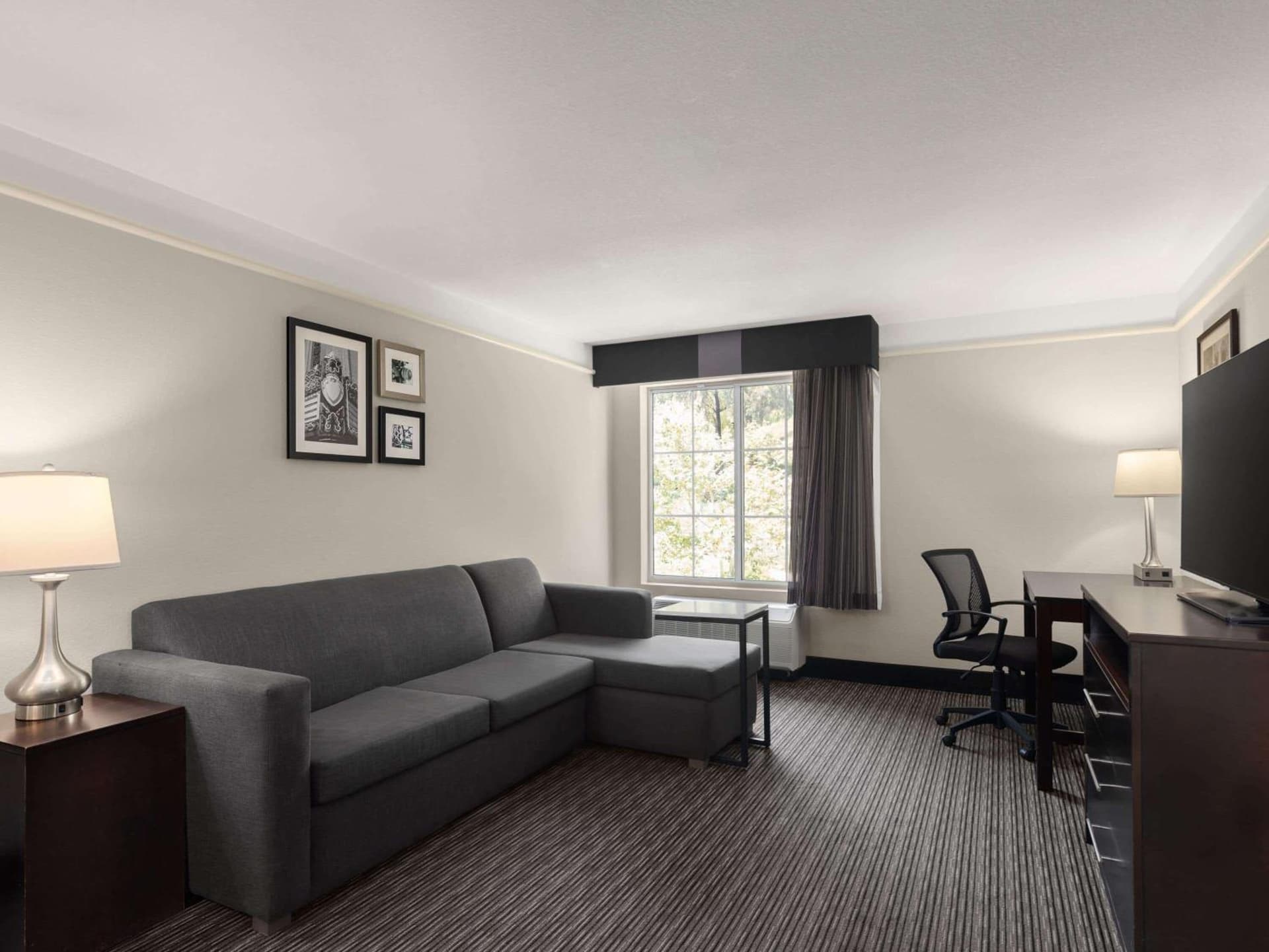 La Quinta by Wyndham Santa Clarita - Valencia gallery photo in Stevenson Ranch, CA — image 16