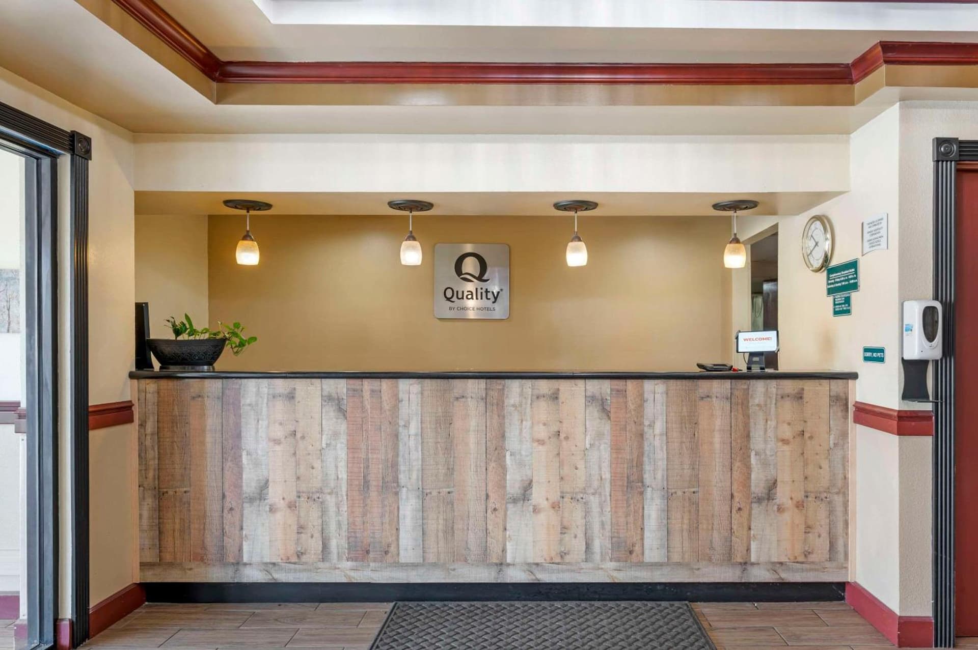 Quality Suites property views in Indianapolis, IN — gallery photo 3