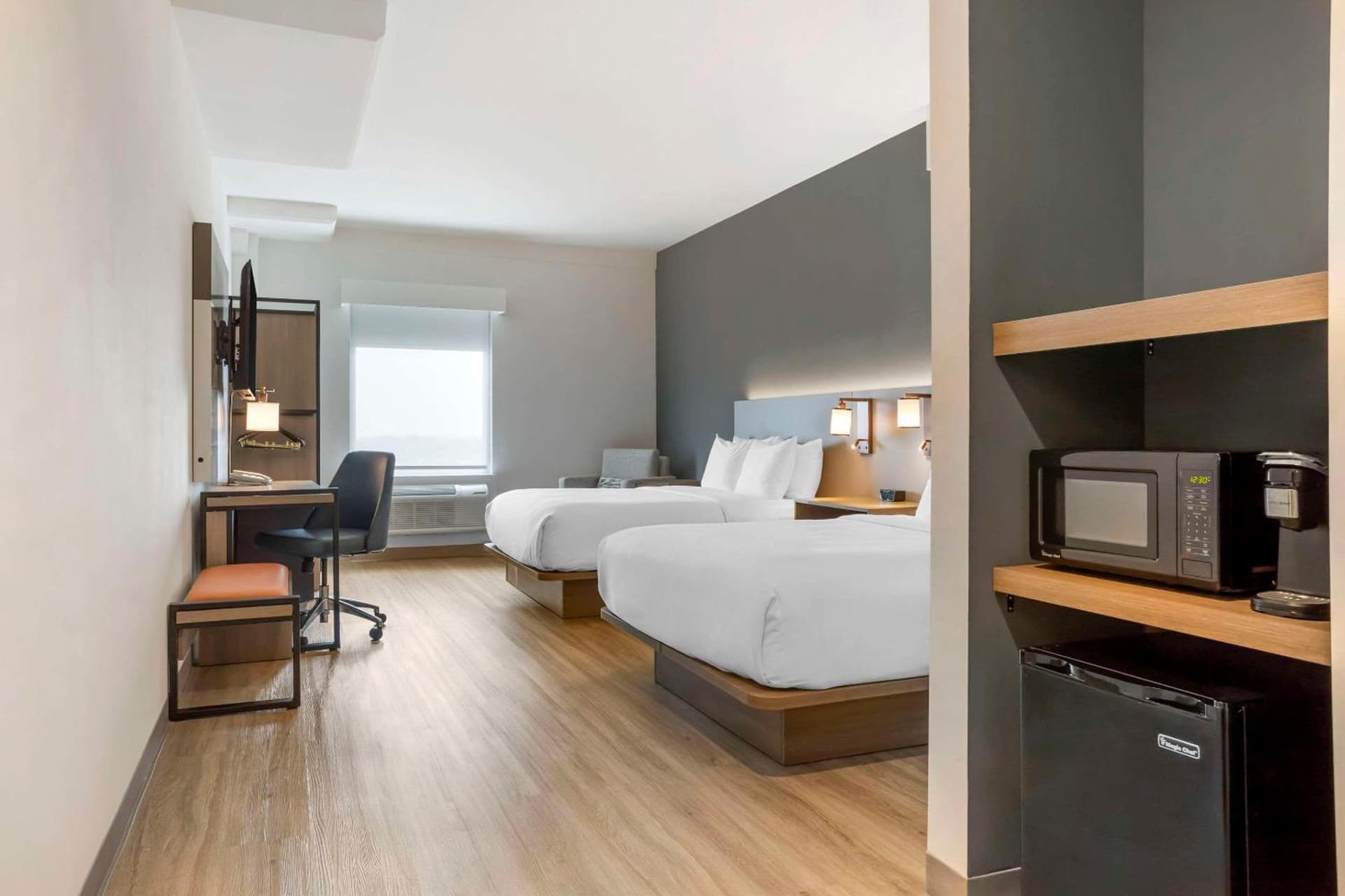 Comfort Inn & Suites Newark Liberty International Airport gallery photo in Newark, NJ — image 10