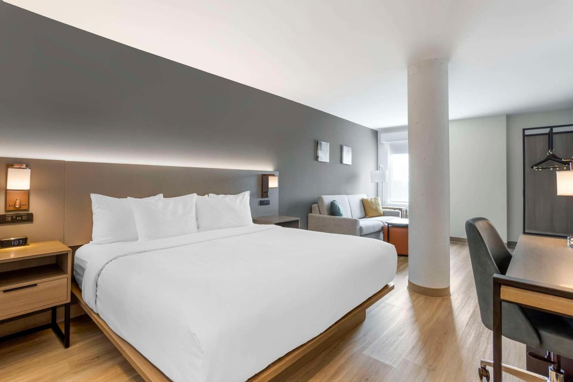 Comfort Inn & Suites Newark Liberty International Airport gallery photo in Newark, NJ — image 12
