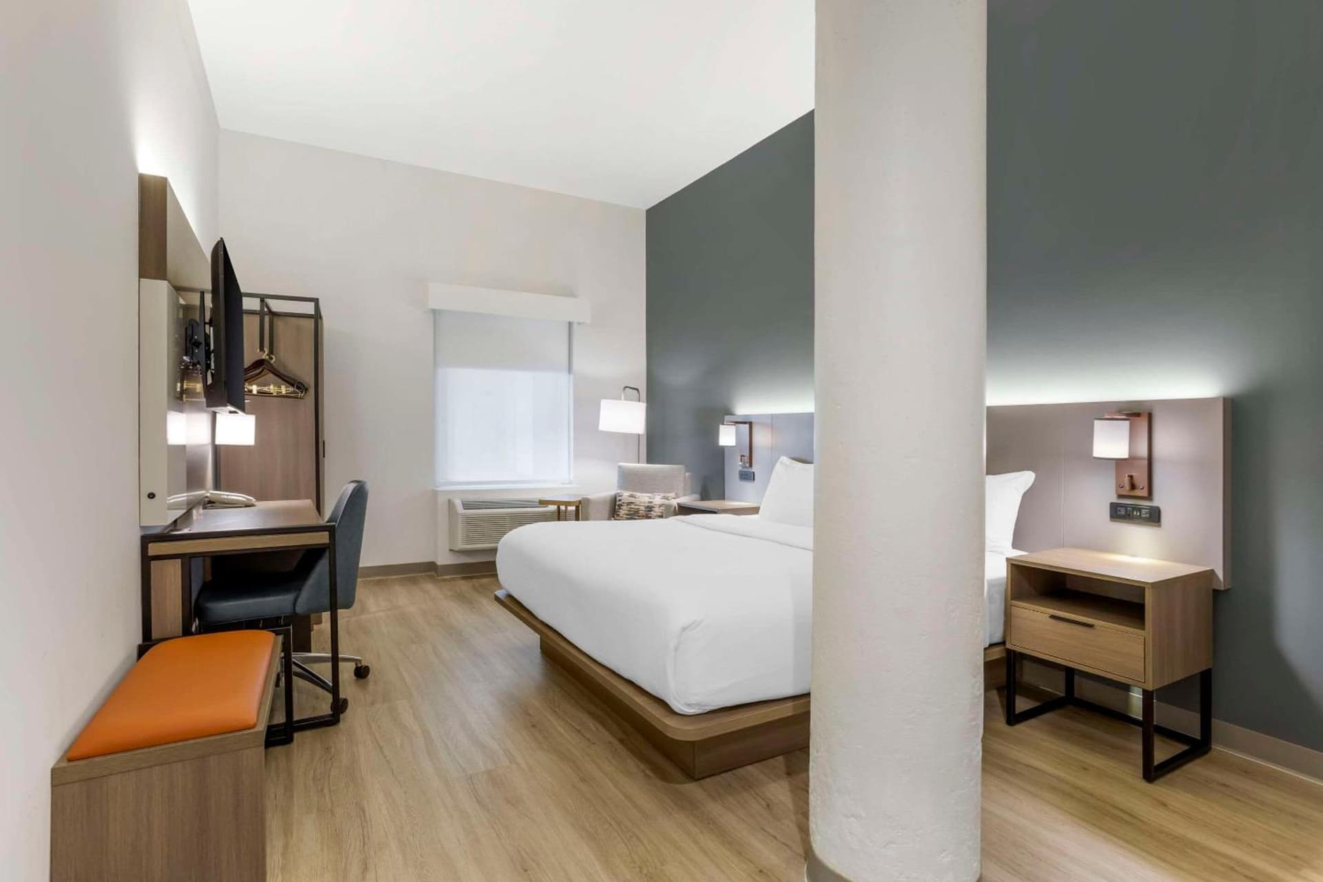 Comfort Inn & Suites Newark Liberty International Airport gallery photo in Newark, NJ — image 67