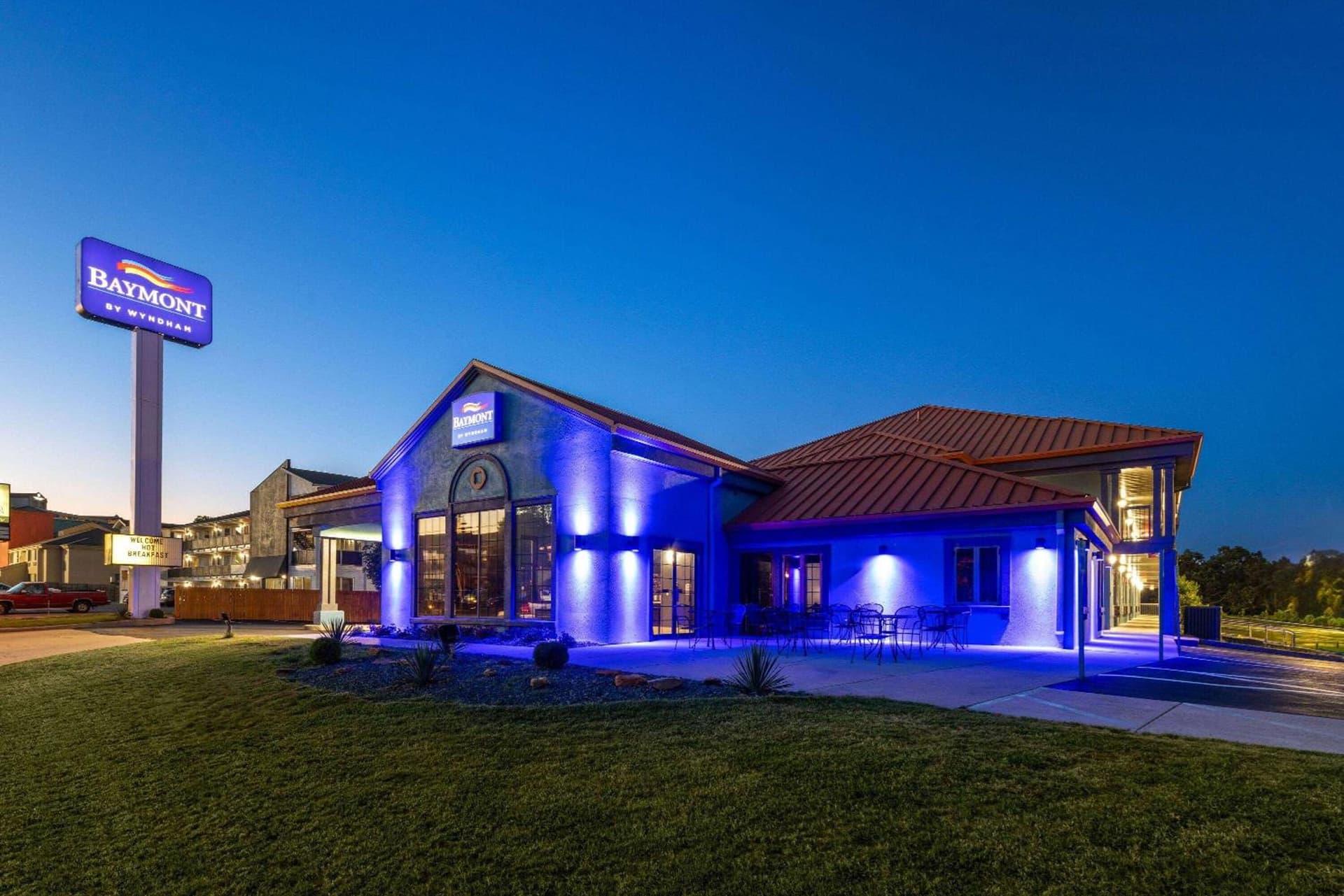 Baymont by Wyndham Branson Thousand Hills featured exterior or lobby in Branson, MO — similar hotel