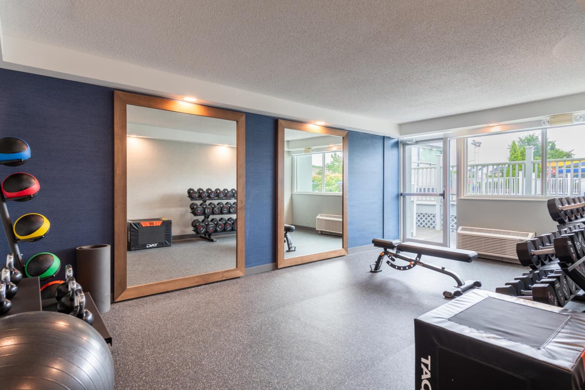 Hampton Inn Manchester Downtown gallery photo in Manchester, NH — image 61