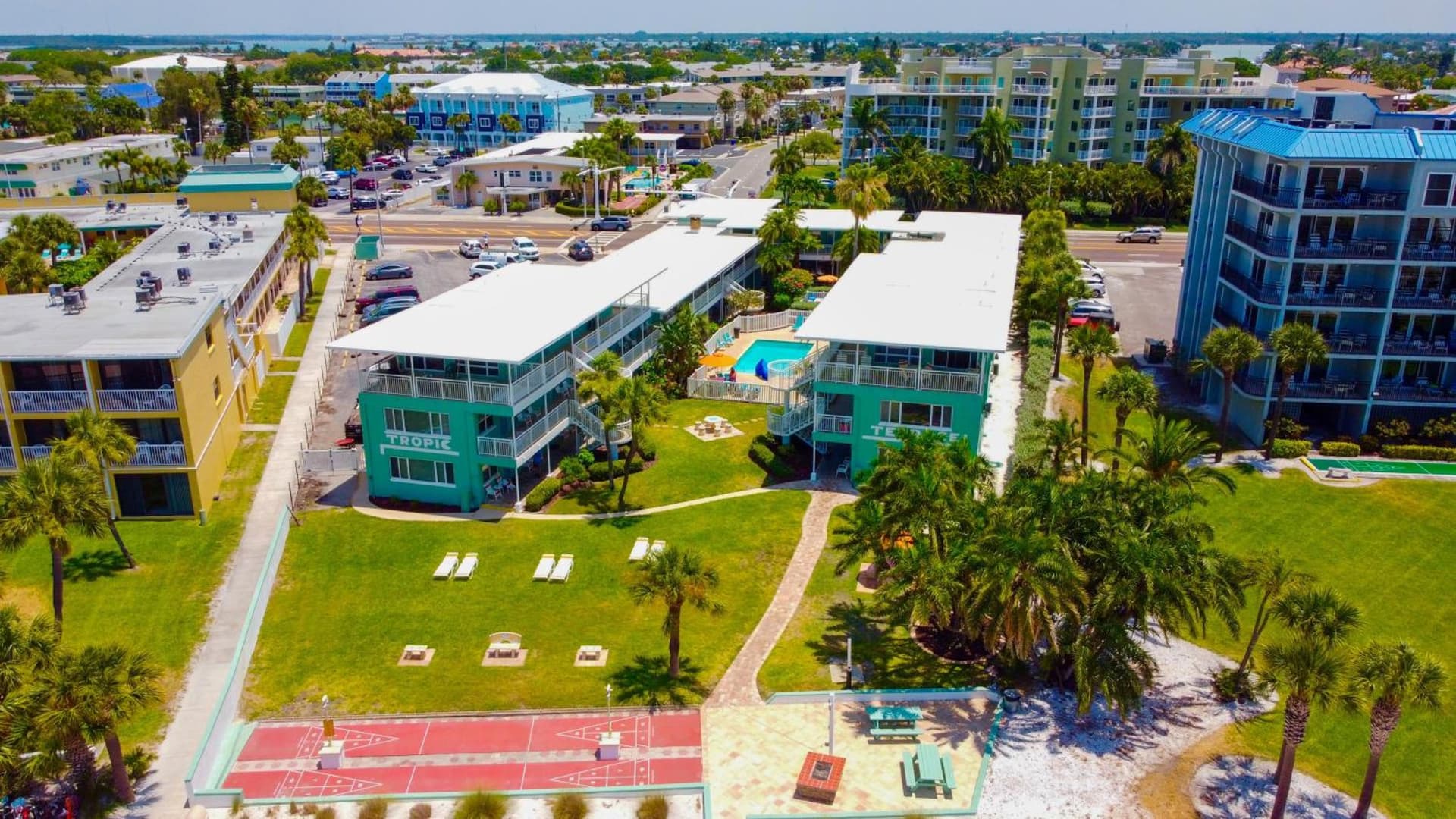 Tropic Terrace Suite #31 - Beachfront Resort interior in St Pete Beach — gallery photo 2