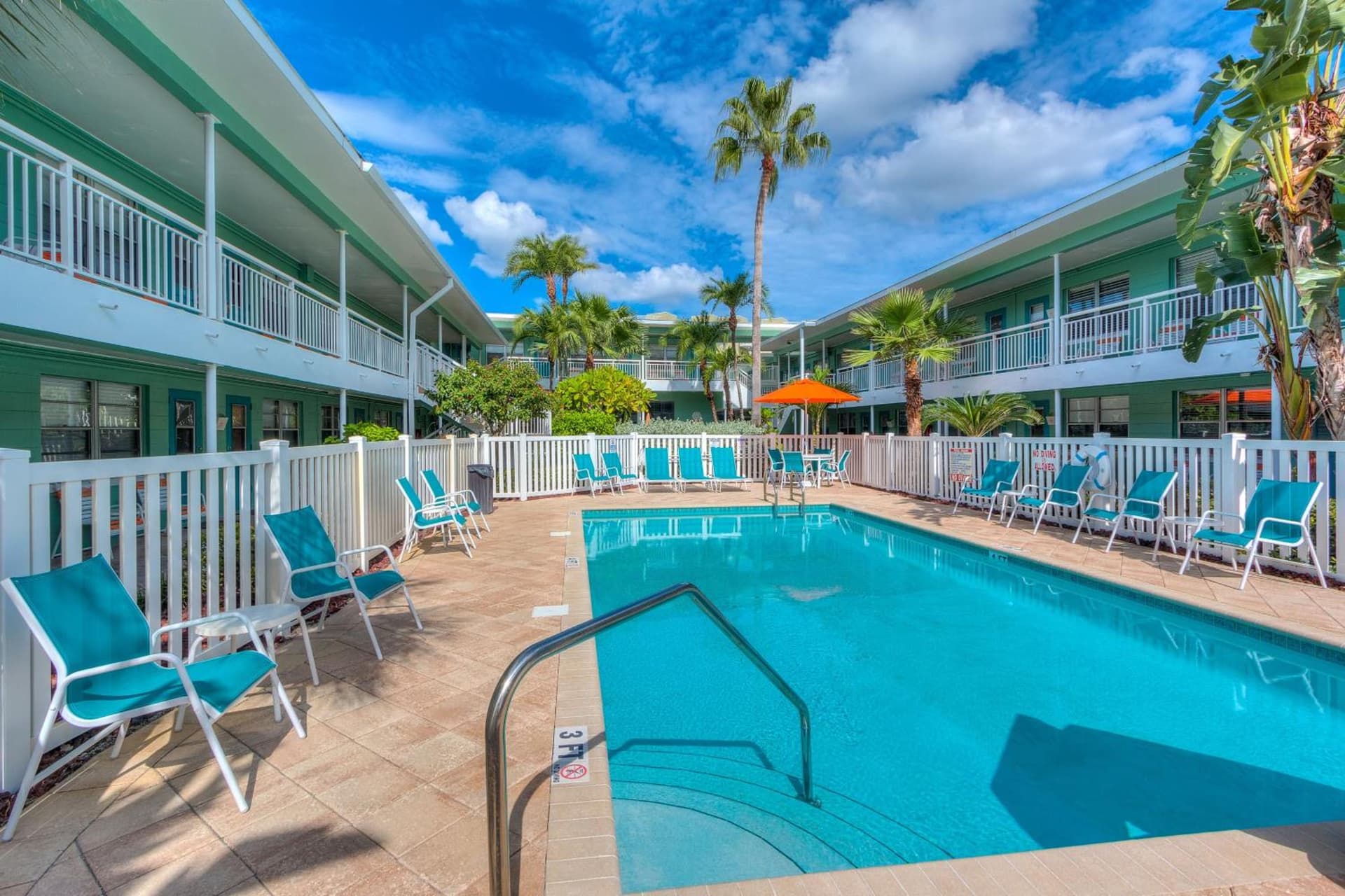 Tropic Terrace Suite #40 - Beachfront Resort interior in St Pete Beach — gallery photo 2