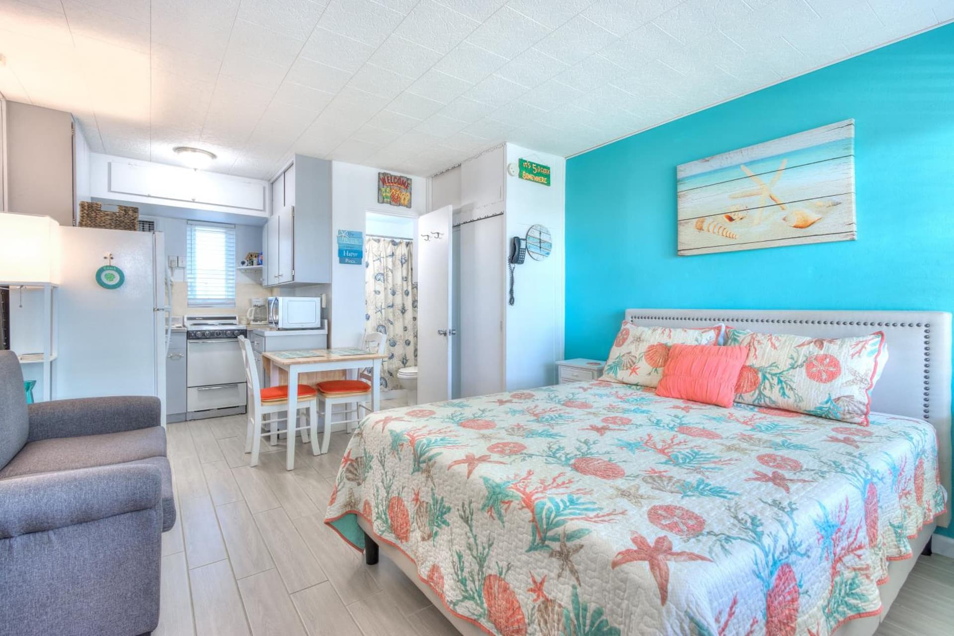 Tropic Terrace Suite #56 - Beachfront Resort interior in St Pete Beach — gallery photo 2