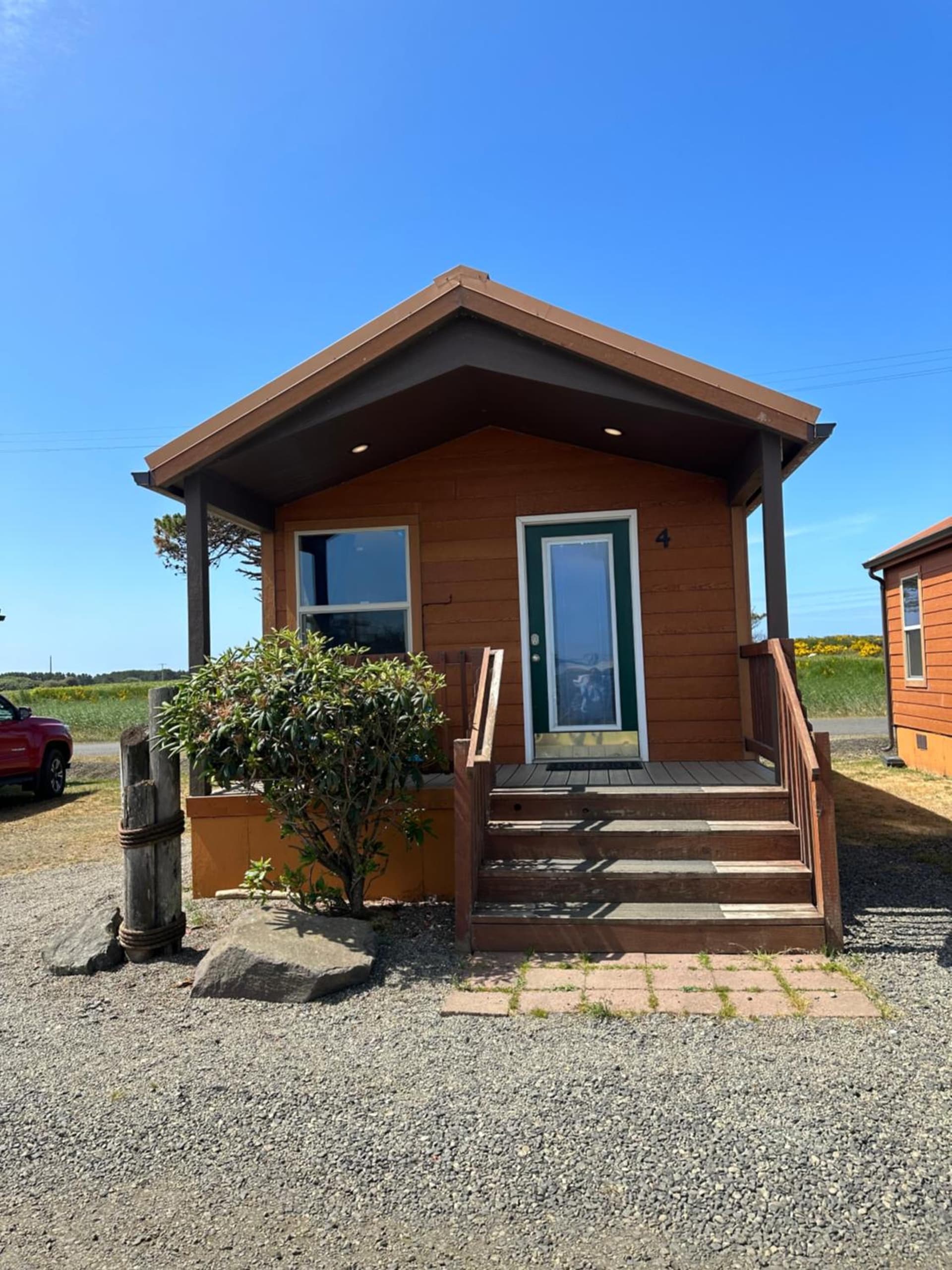 Westport Inn Cabins interior in Westport, WA — gallery photo 2