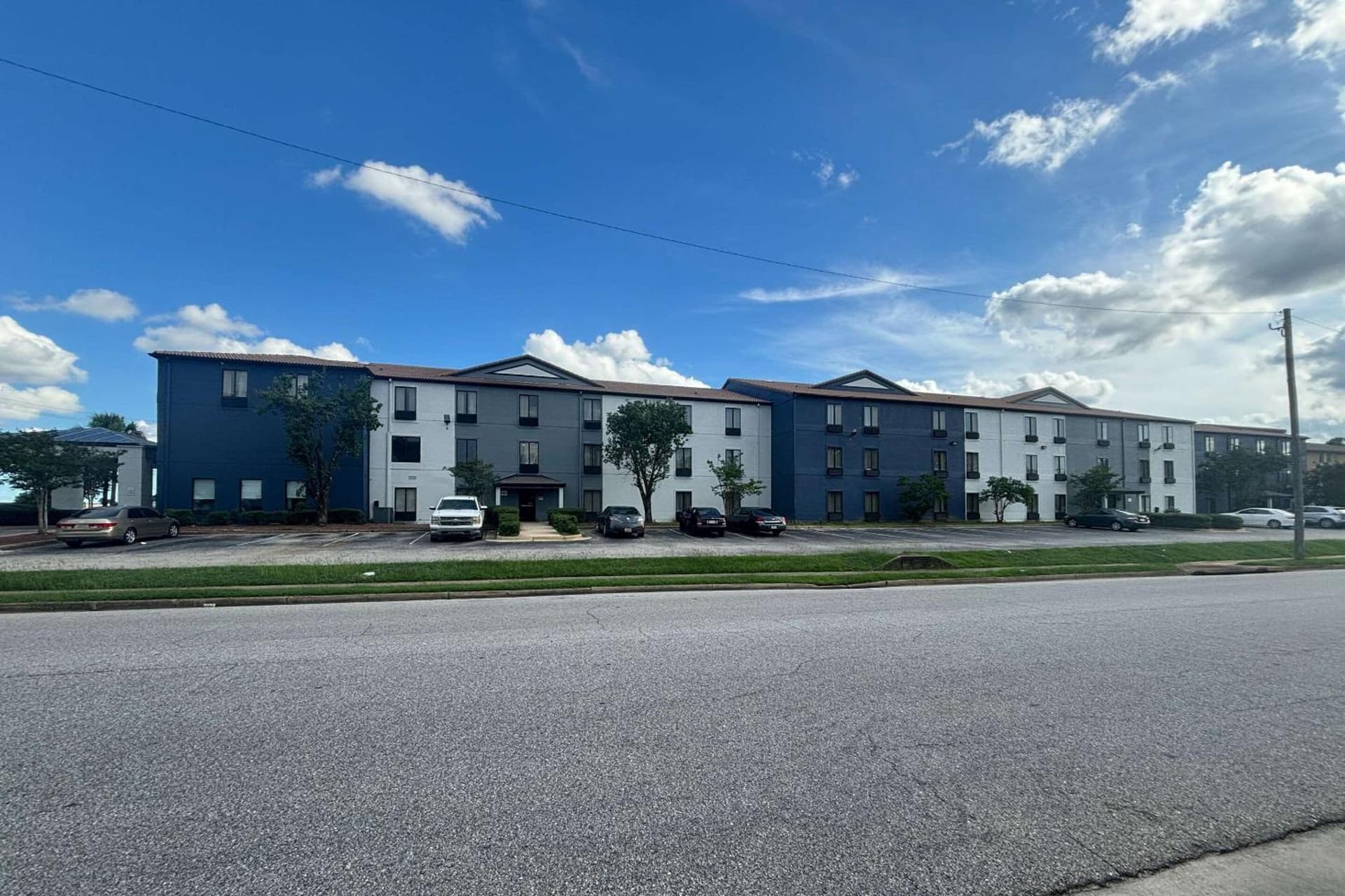 Quality Inn & Suites at Airport Blvd I-65 featured exterior or lobby in Mobile, AL — similar hotel