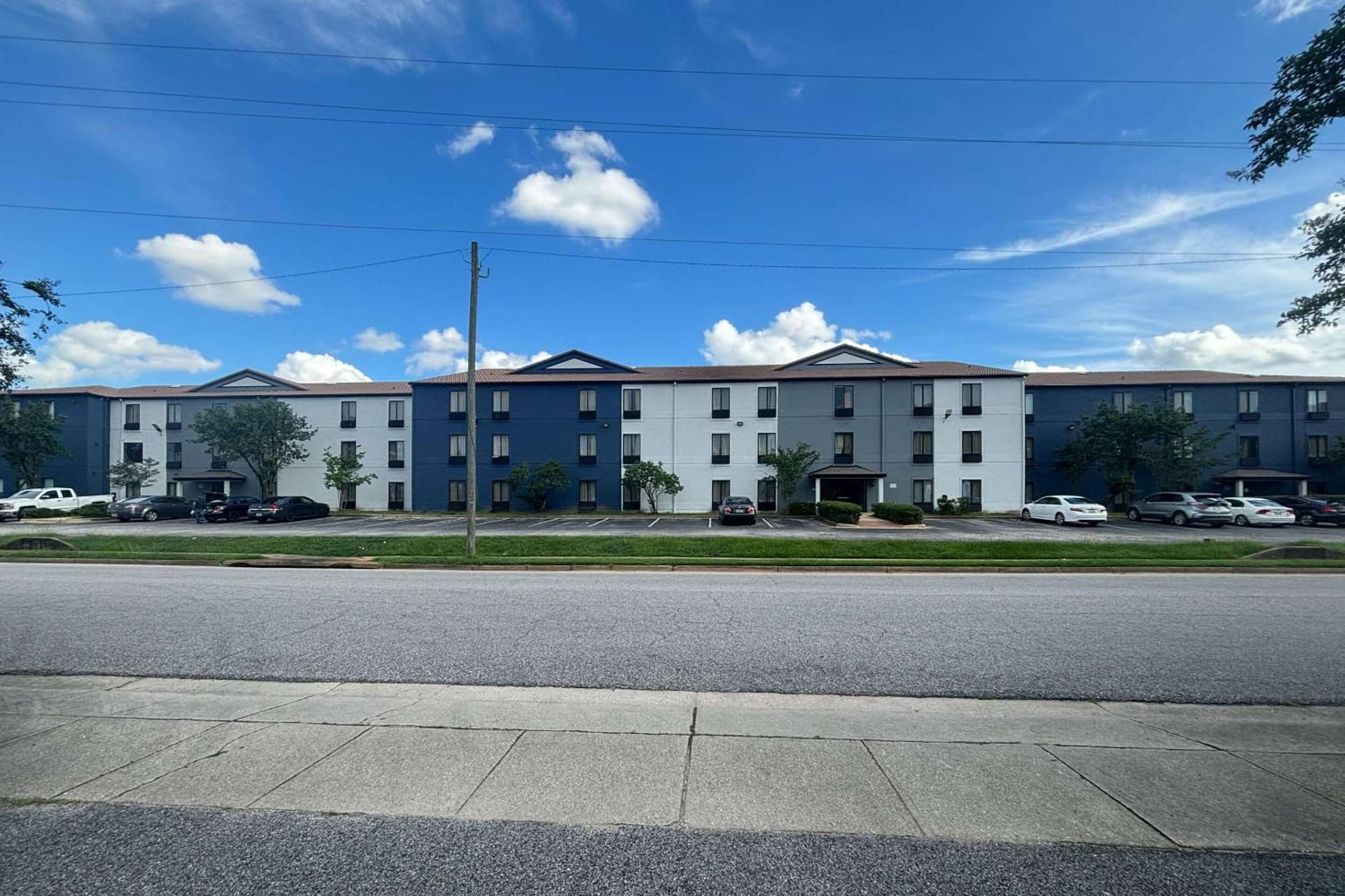 Quality Inn & Suites at Airport Blvd I-65 interior in Mobile, AL — gallery photo 2