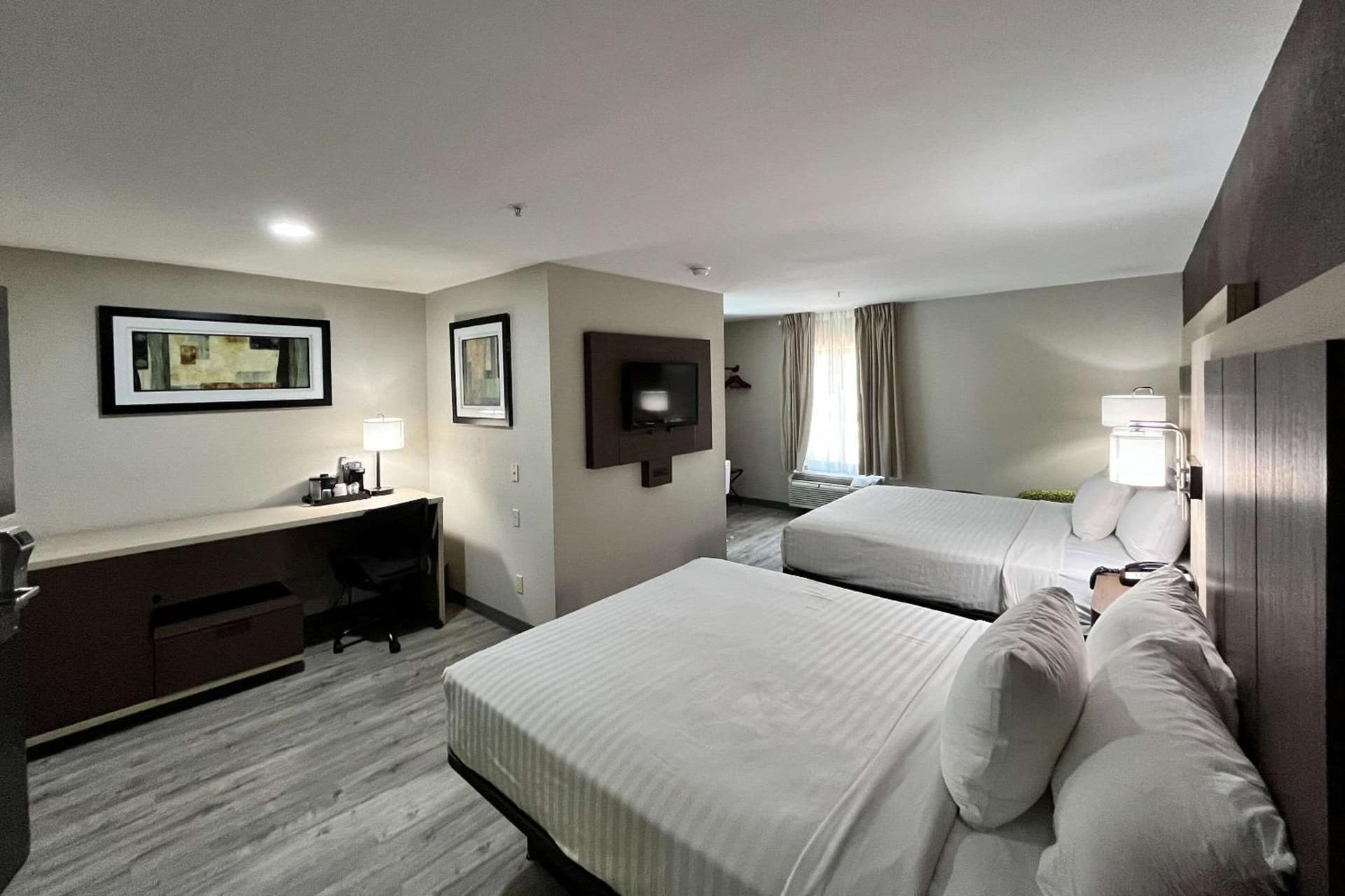 Quality Inn & Suites at Airport Blvd I-65 gallery photo in Mobile, AL — image 23