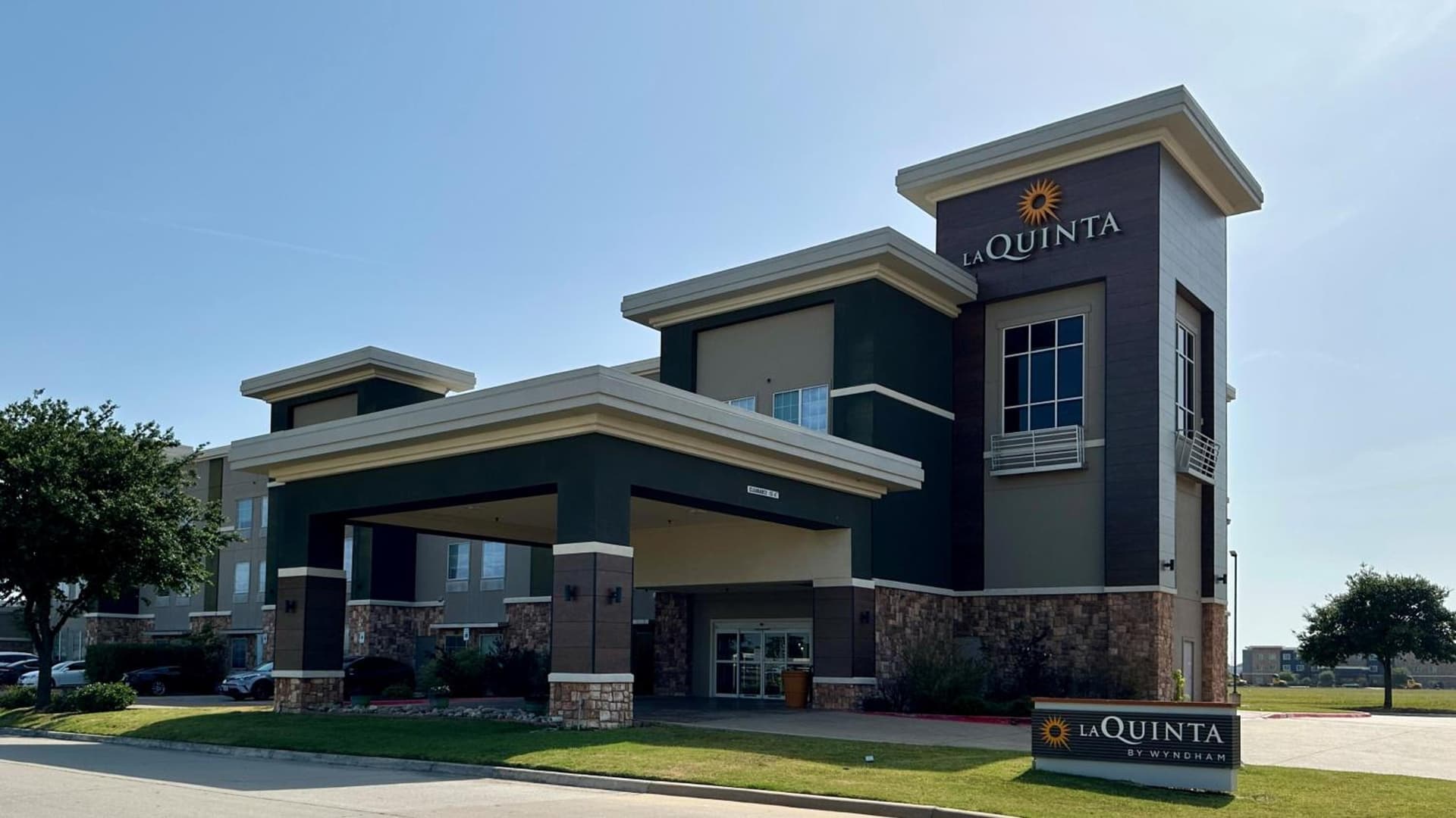 La Quinta by Wyndham Ft. Worth - Forest Hill, TX featured exterior or lobby in Forest Hill, TX — similar hotel