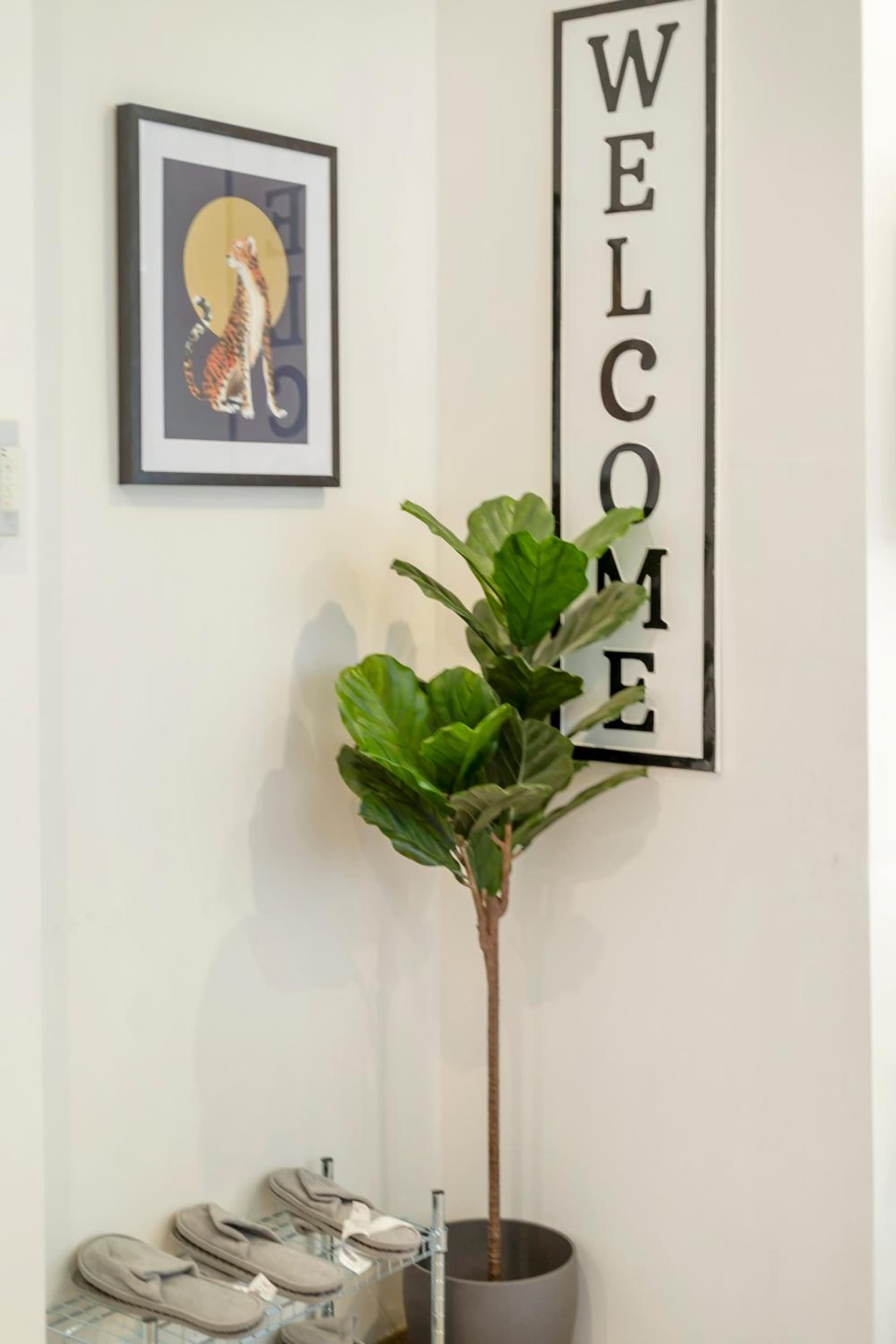 Two Bedroom Hollywood Condo property views in Los Angeles, CA — gallery photo 3
