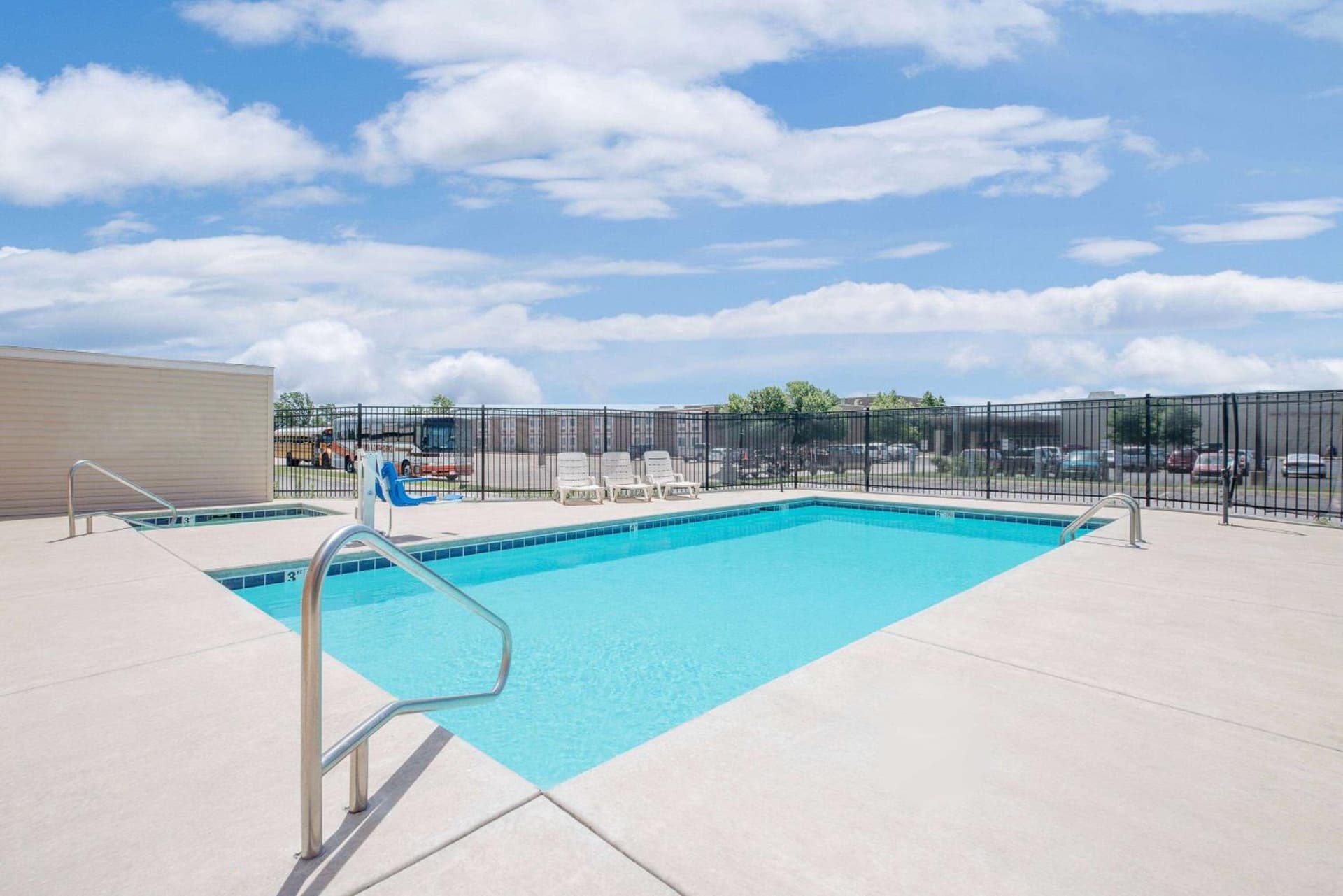 Days Inn & Suites by Wyndham Hutchinson property views in Hutchinson, KS — gallery photo 3