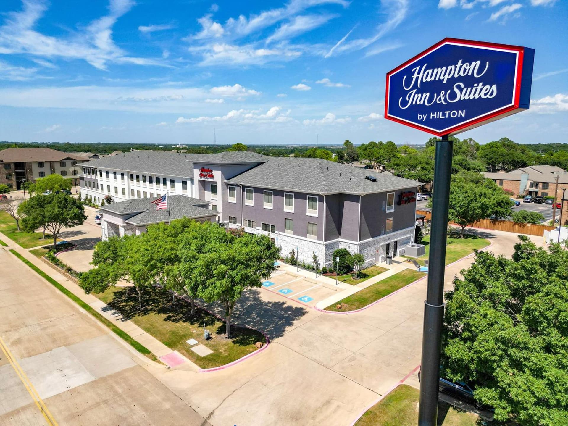 Hampton Inn & Suites Denton gallery photo in Denton, TX — image 15