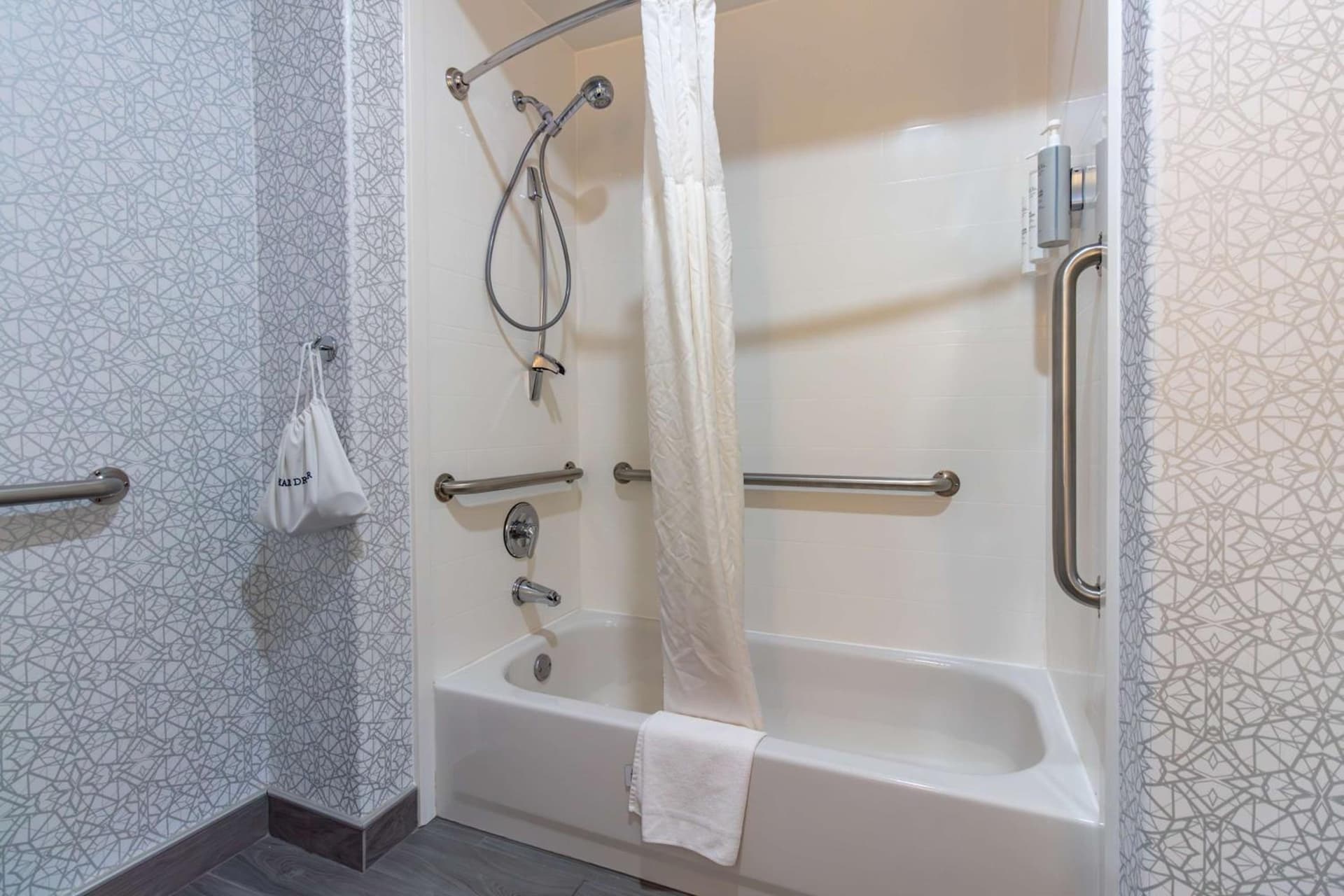 Hampton Inn & Suites Denton gallery photo in Denton, TX — image 45