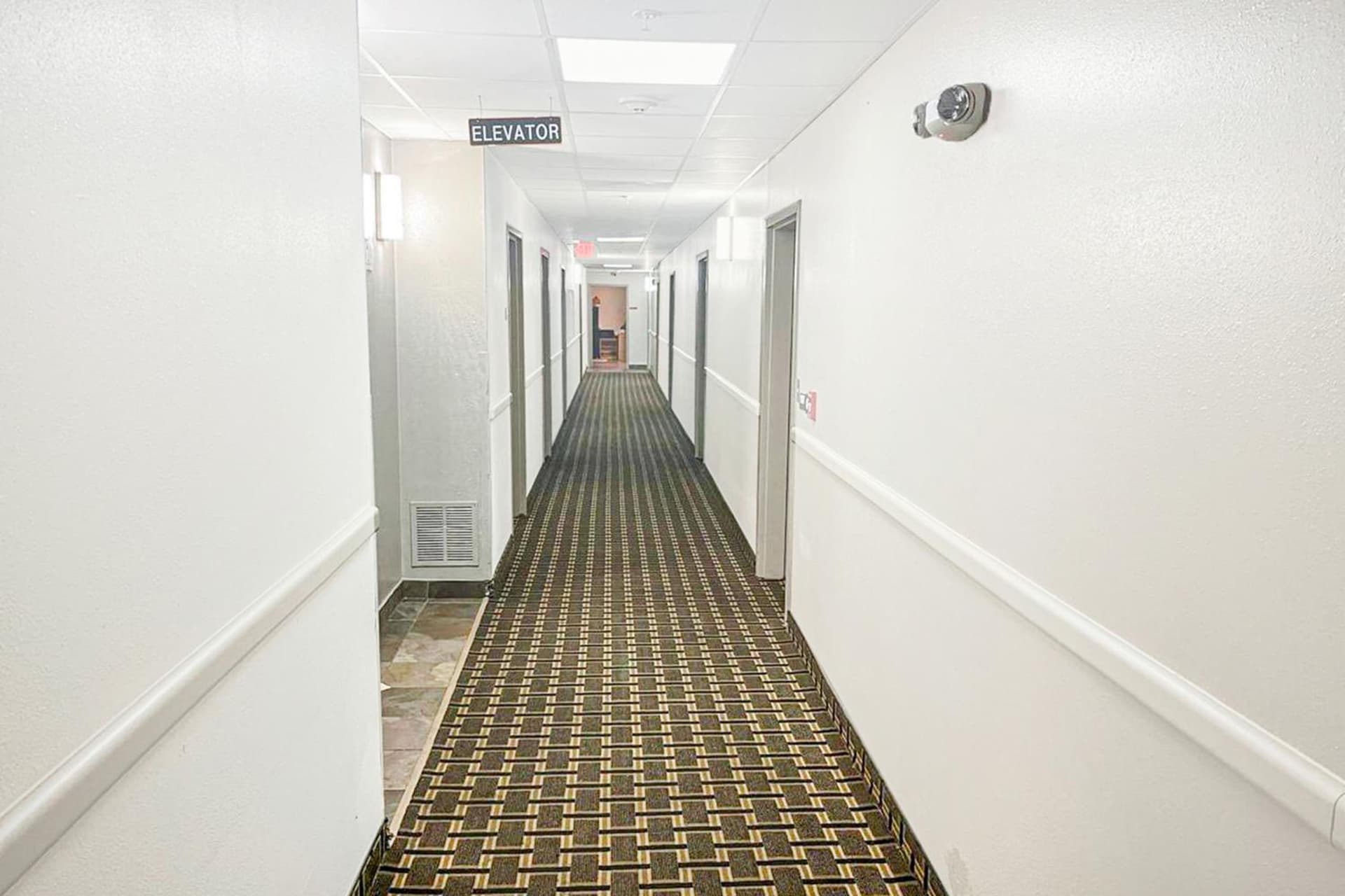 OYO Townhouse Beaumont Medical Center Area I-10 gallery photo in Beaumont, TX — image 7