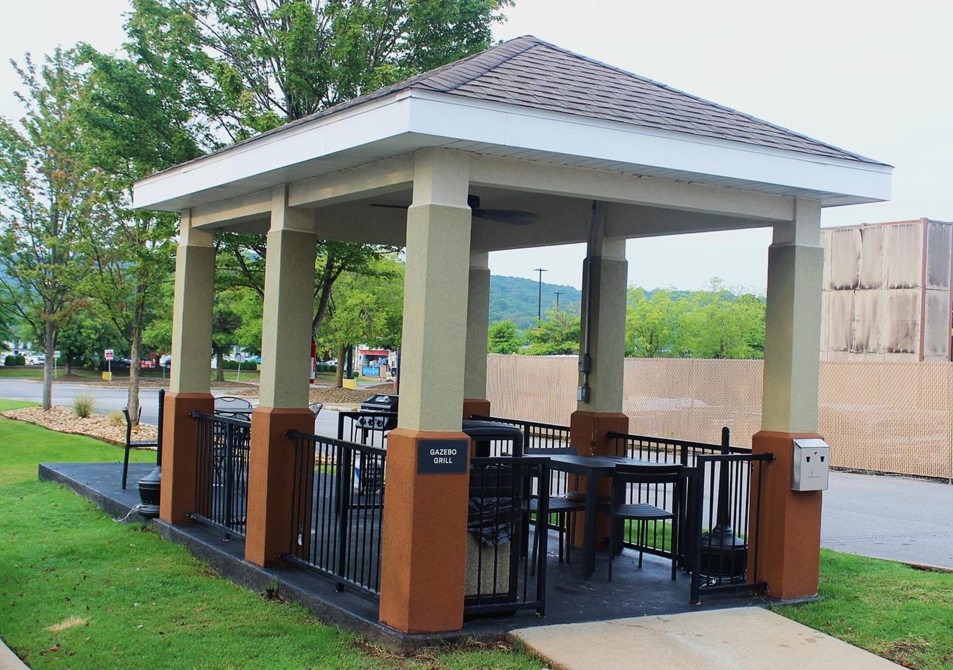 Candlewood Suites Fayetteville – University of Arkansas by IHG gallery photo in Fayetteville, AR — image 12