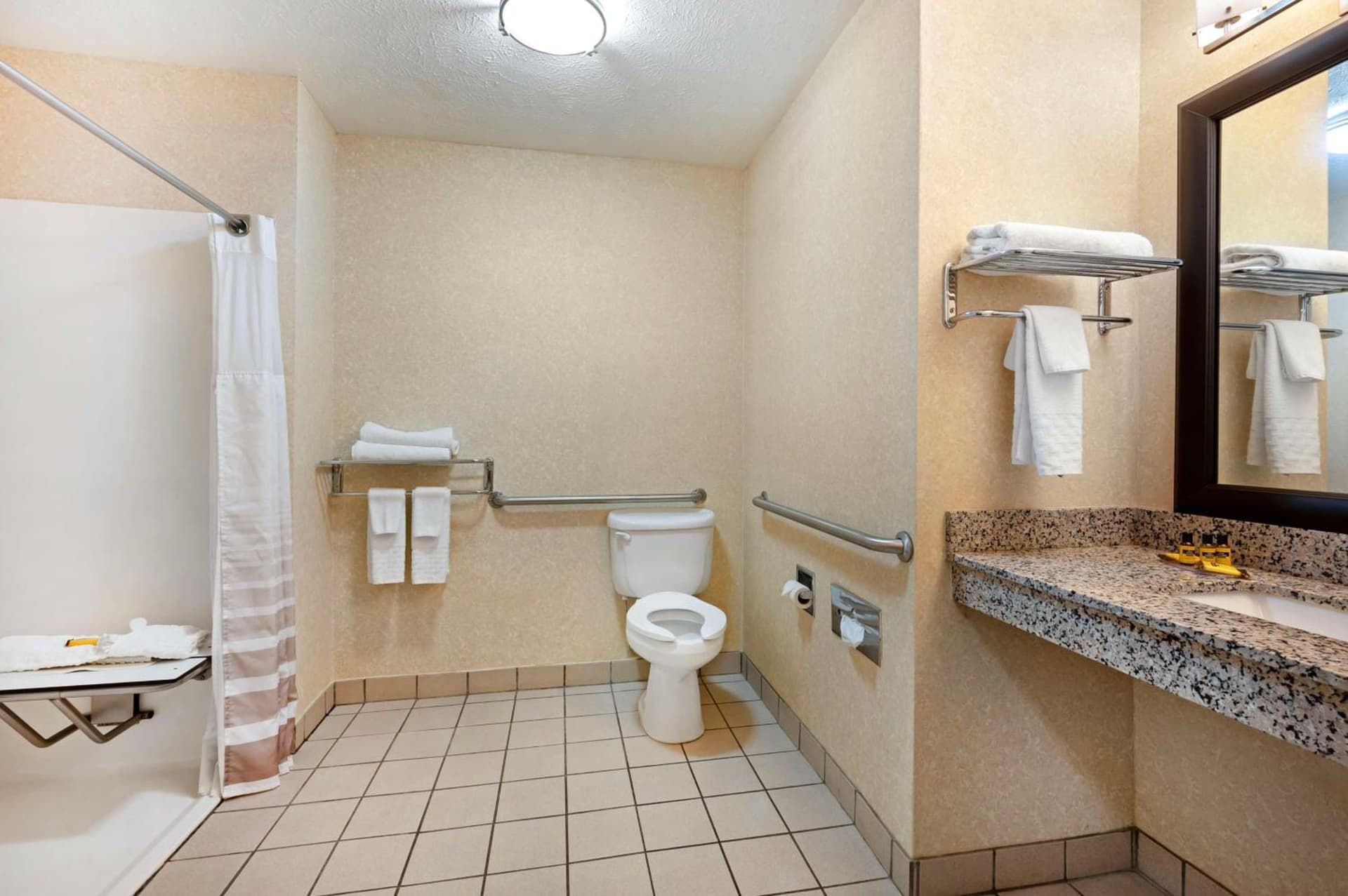 Best Western Plus Howe Inn gallery photo in Howe, IN — image 38