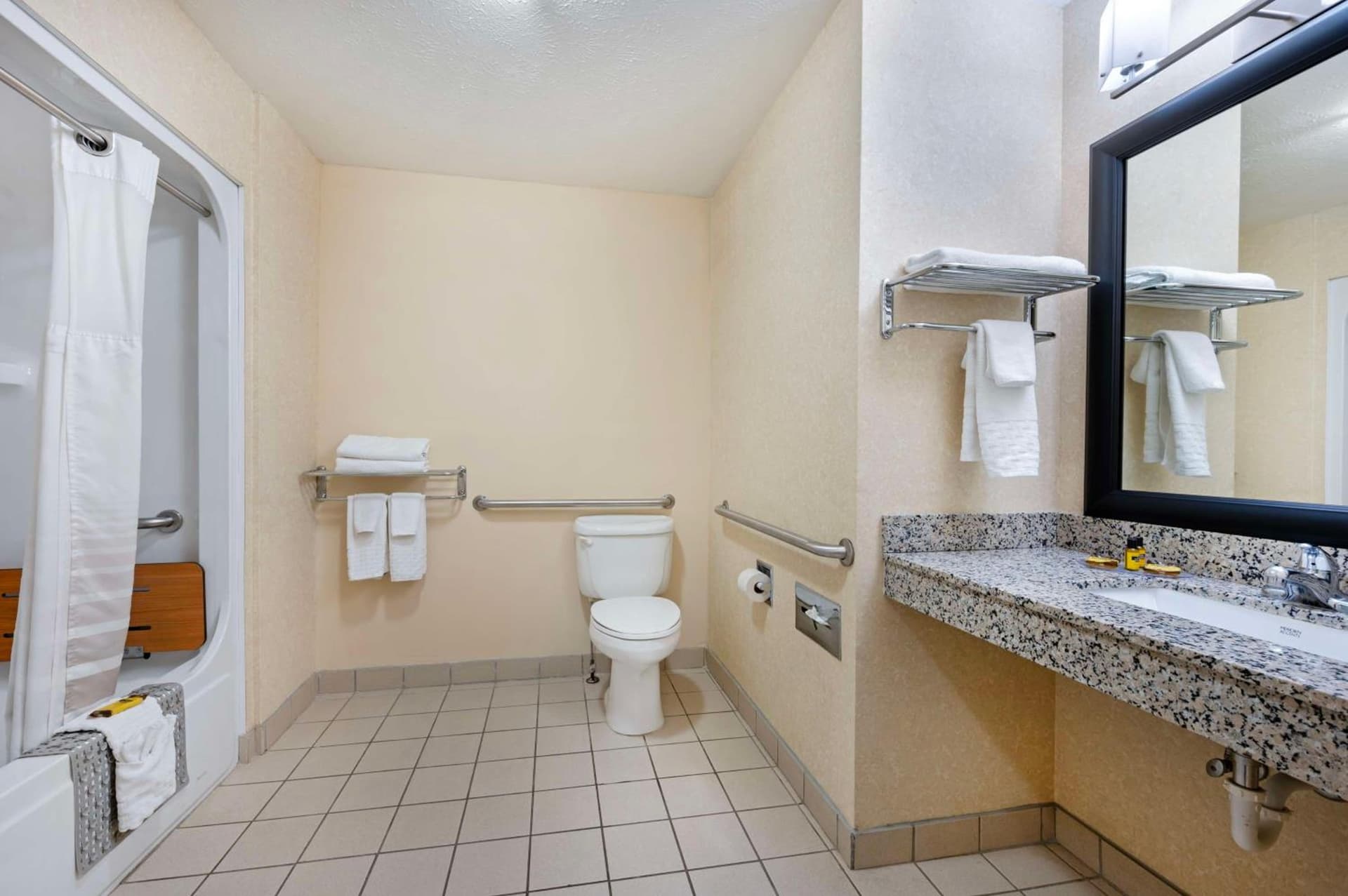 Best Western Plus Howe Inn gallery photo in Howe, IN — image 29
