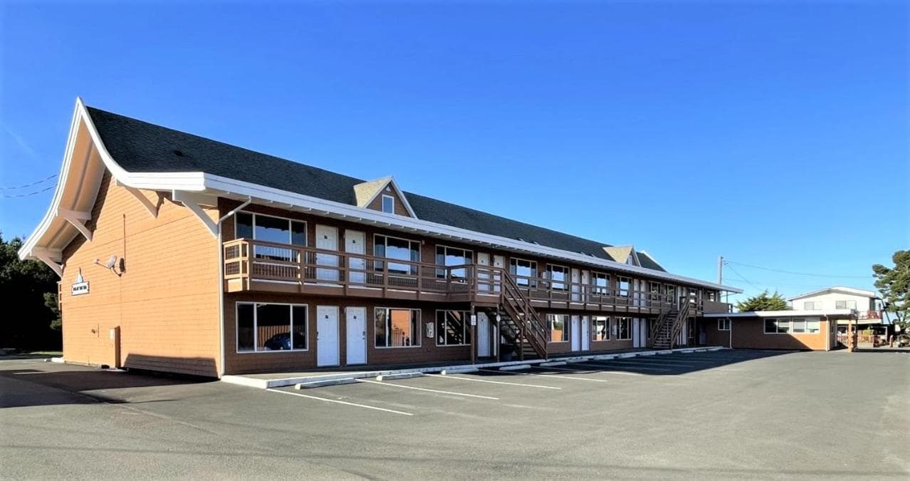 Inn at the Sea interior in Long Beach, WA — gallery photo 2