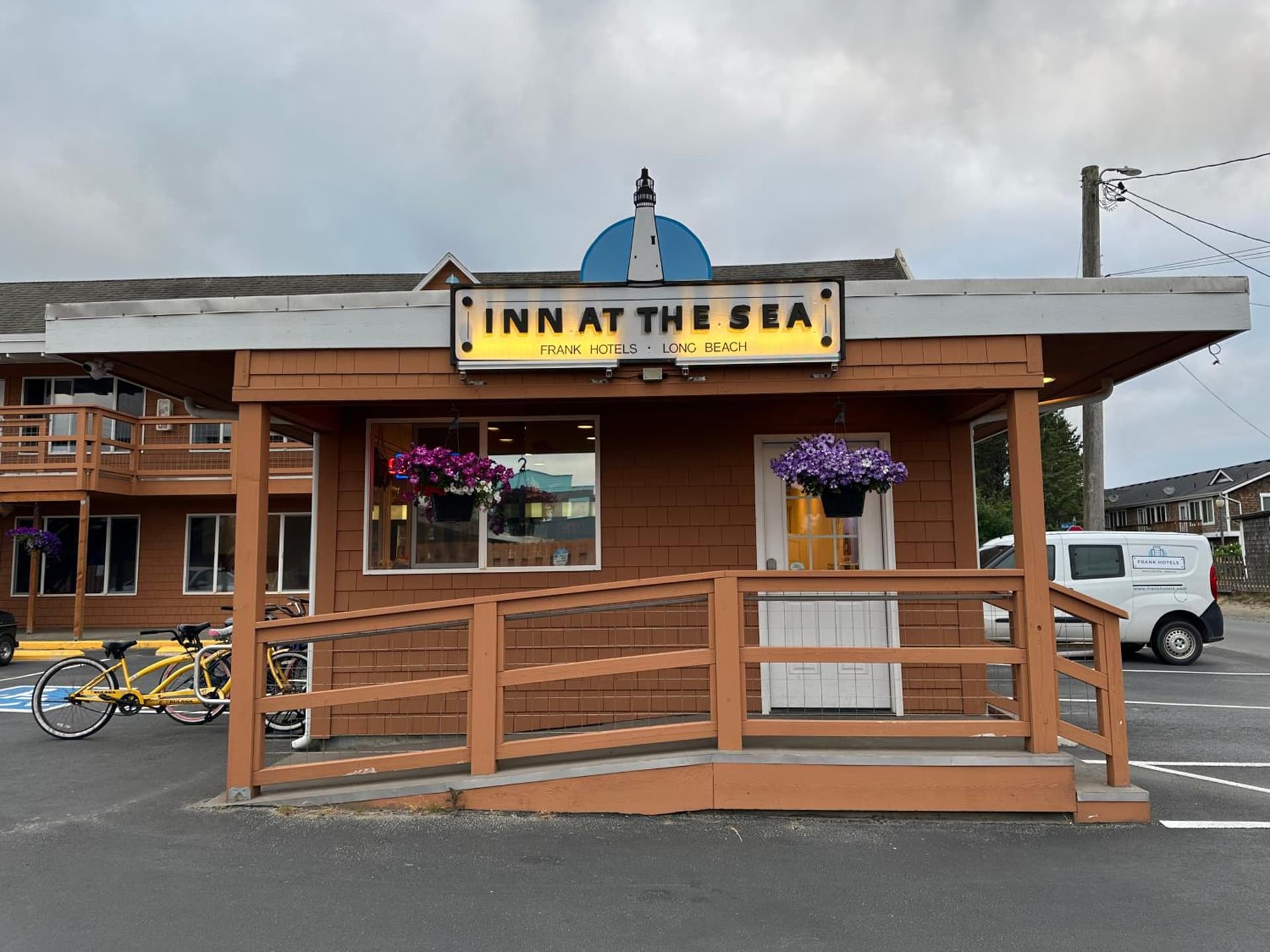 Inn at the Sea featured exterior or lobby in Long Beach, WA — similar hotel
