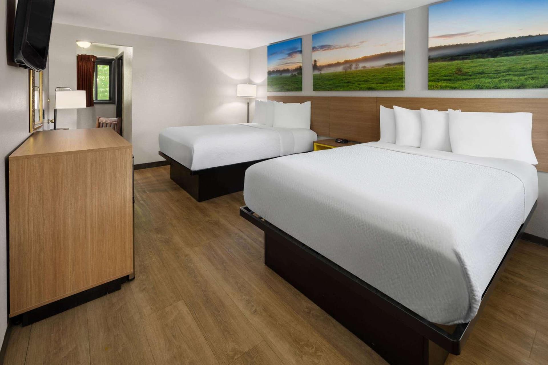 Days Inn by Wyndham Wurtsboro gallery photo in Wurtsboro, NY — image 27