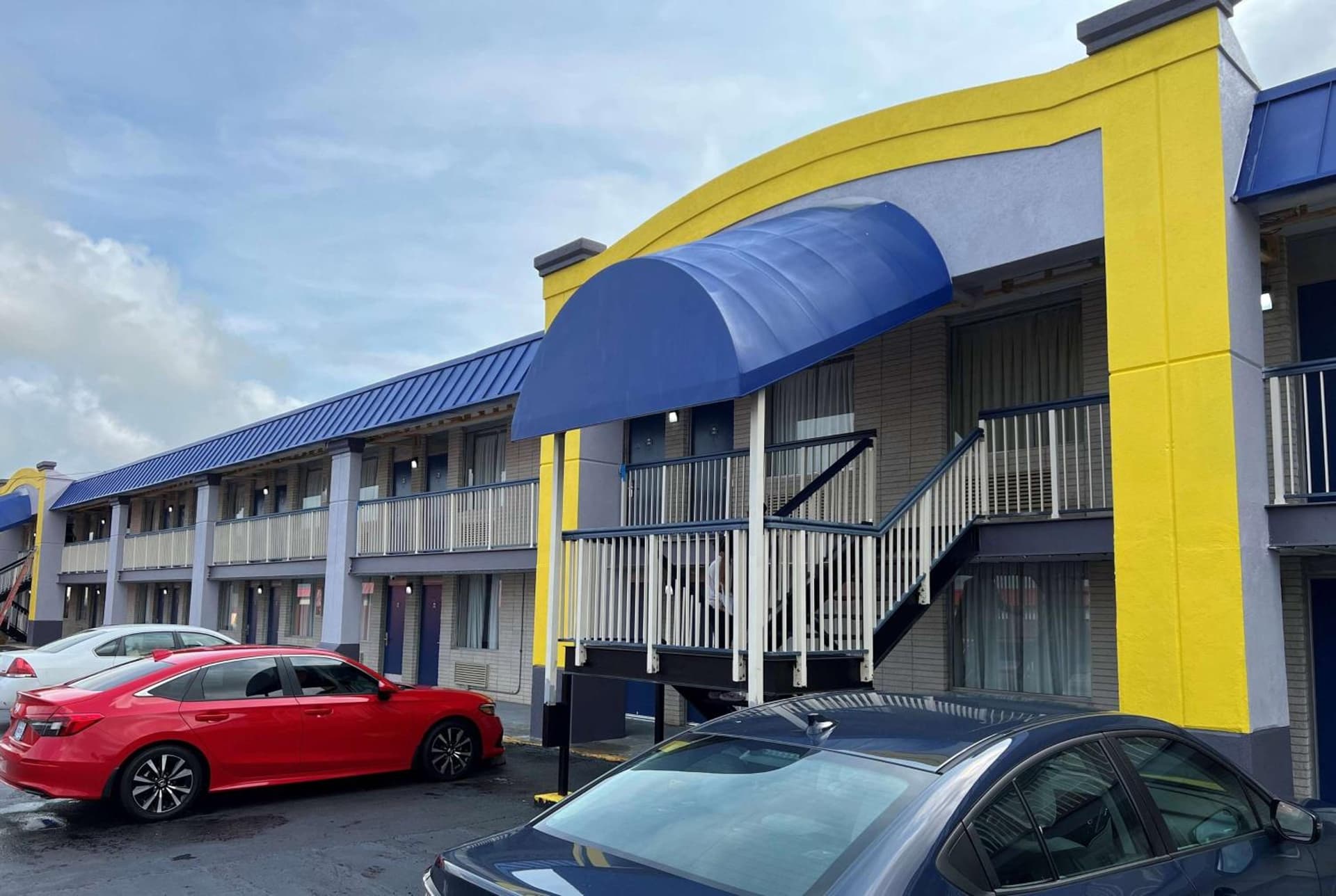 Days Inn by Wyndham Salina South interior in Salina, KS — gallery photo 2