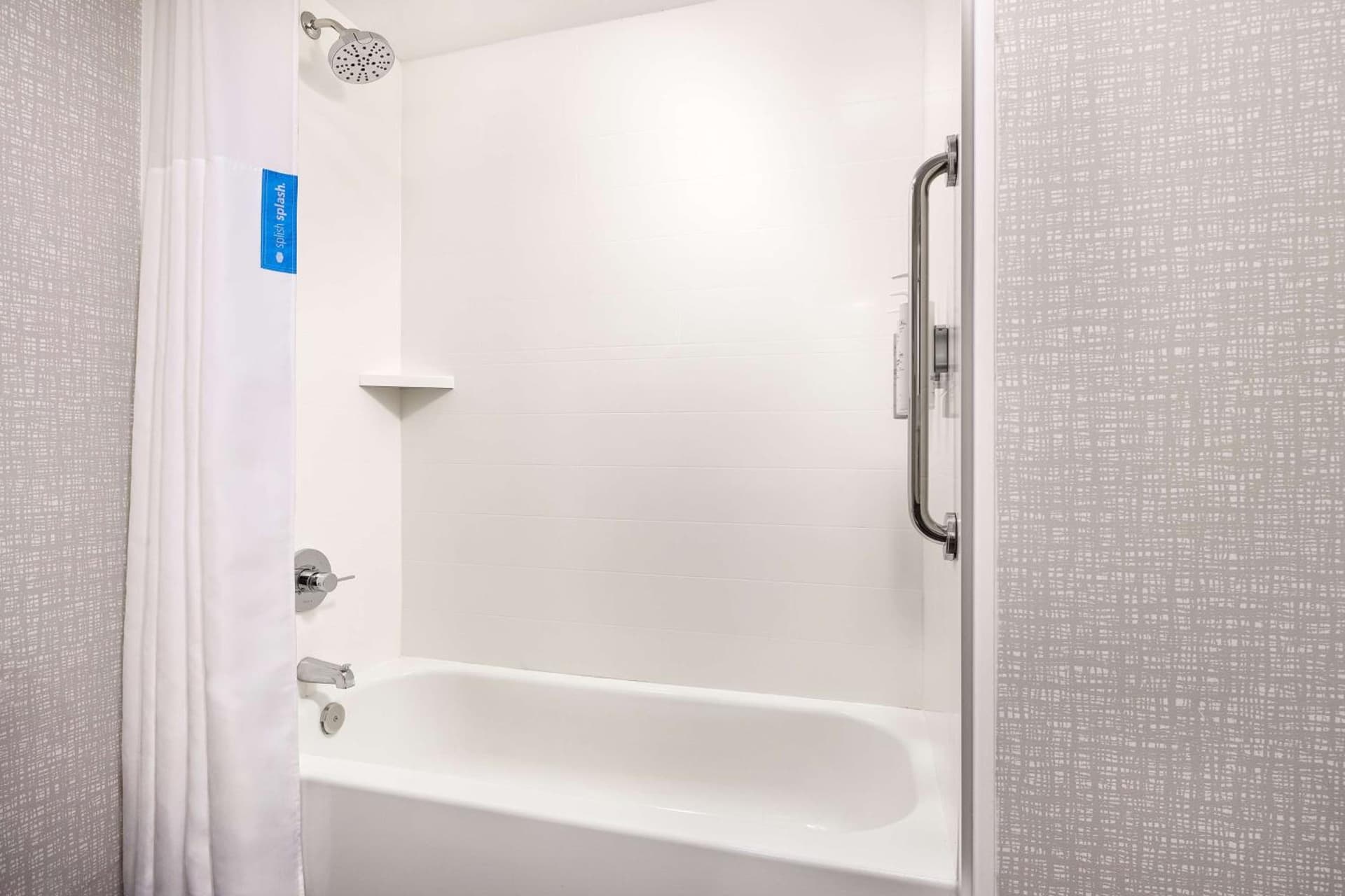 Hampton Inn Massillon gallery photo in Massillon, OH — image 11