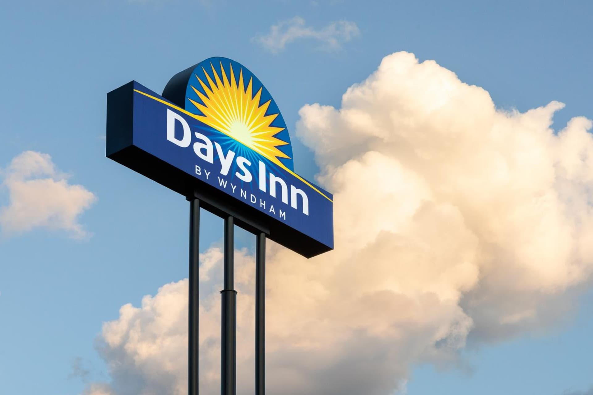 Days Inn by Wyndham Covington interior in Covington, GA — gallery photo 2