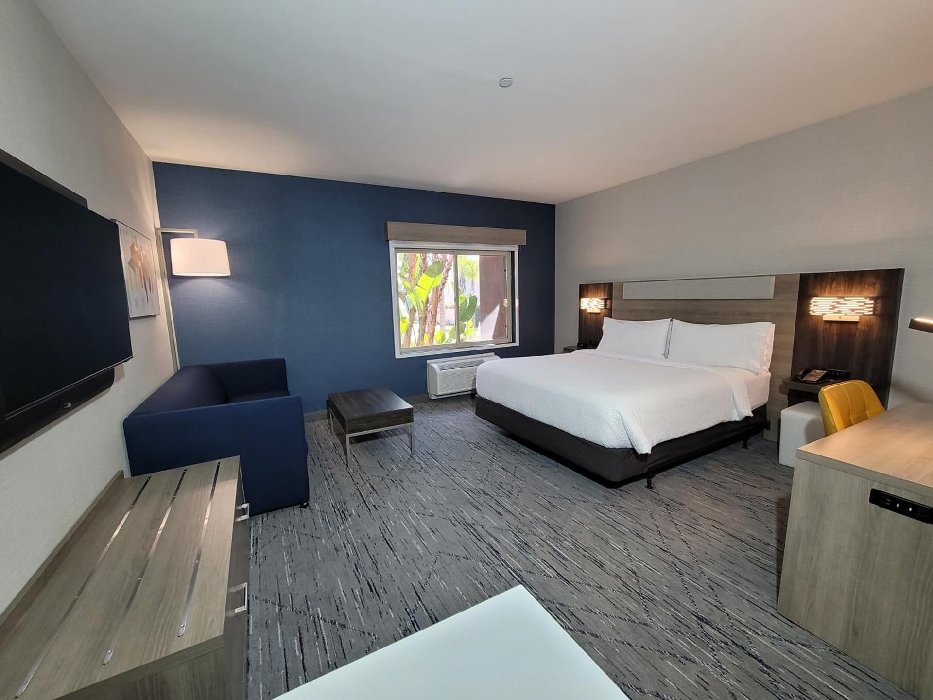 Holiday Inn Express San Diego South - Chula Vista by IHG gallery photo in Chula Vista, CA — image 58
