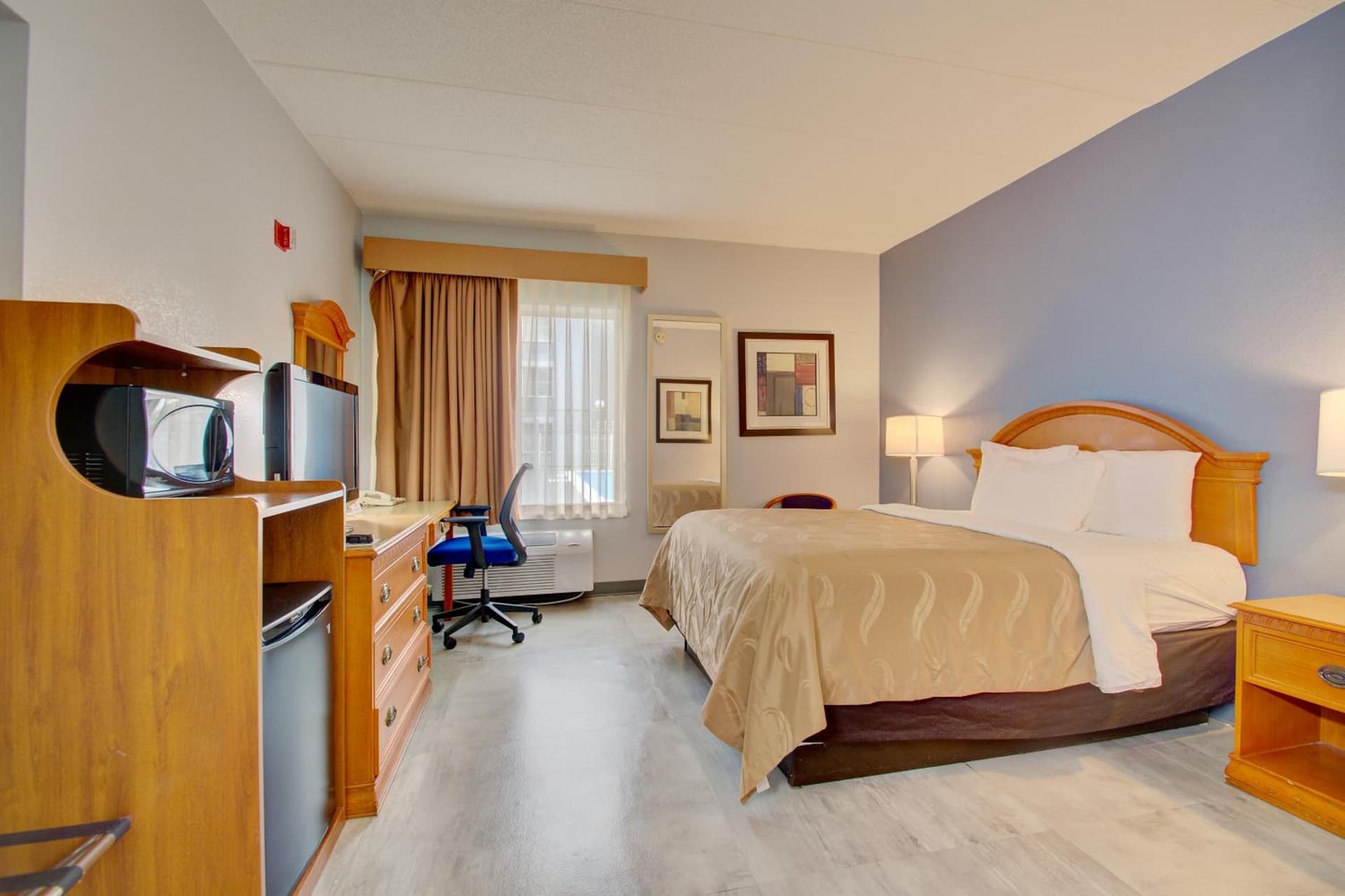 Quality Inn & Suites CVG Airport property views in Erlanger, KY — gallery photo 3