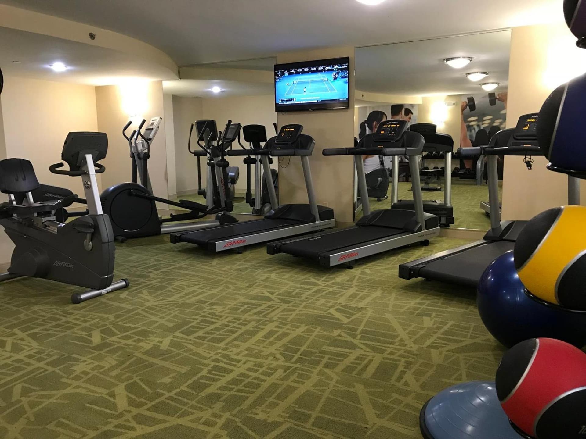 Holiday Inn & Suites Chicago-Carol Stream Wheaton by IHG gallery photo in Carol Stream, IL — image 32
