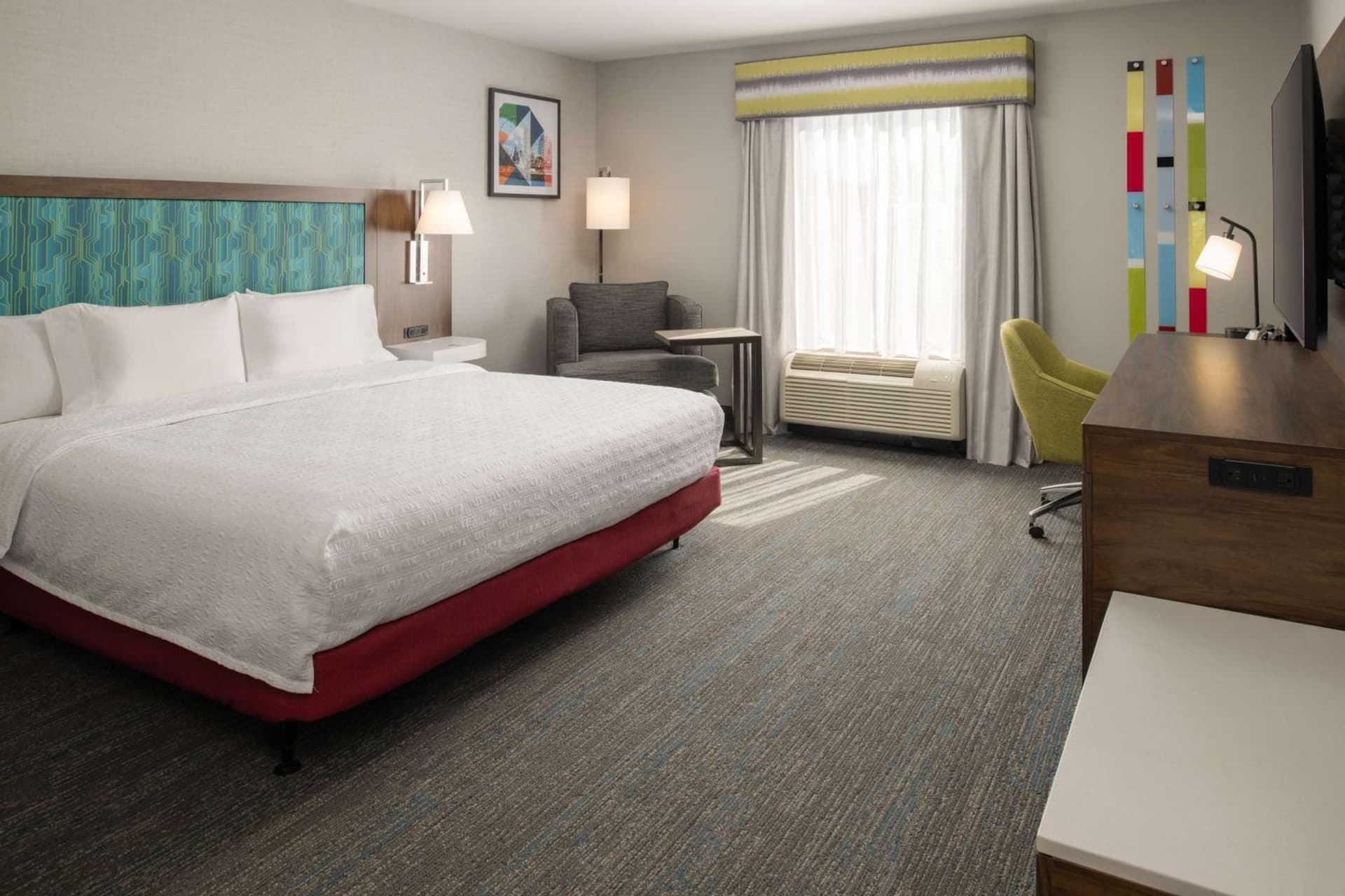 Hampton Inn and Suites Seattle - Airport / 28th Avenue property views in SeaTac, WA — gallery photo 3