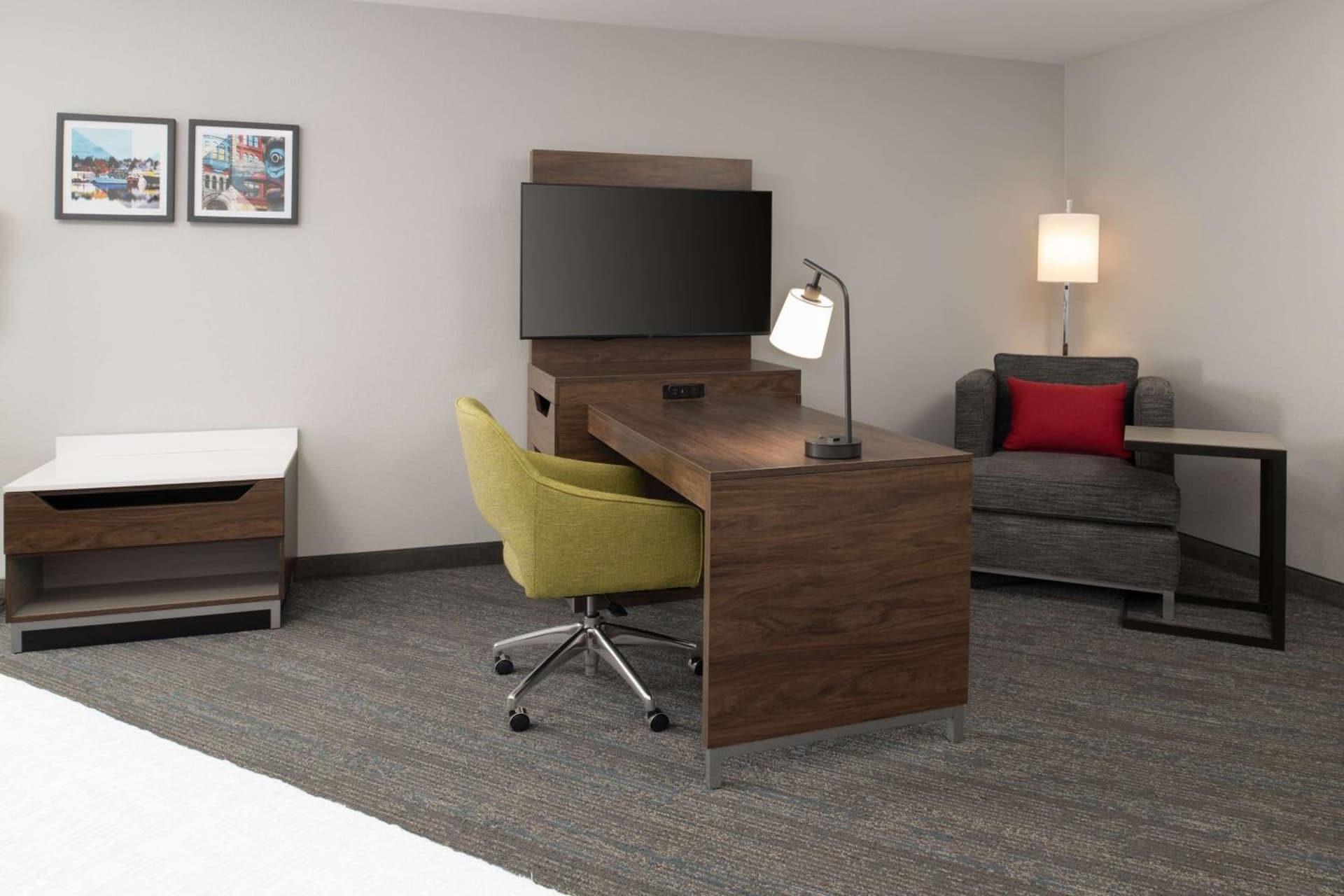 Hampton Inn and Suites Seattle - Airport / 28th Avenue interior in SeaTac, WA — gallery photo 2