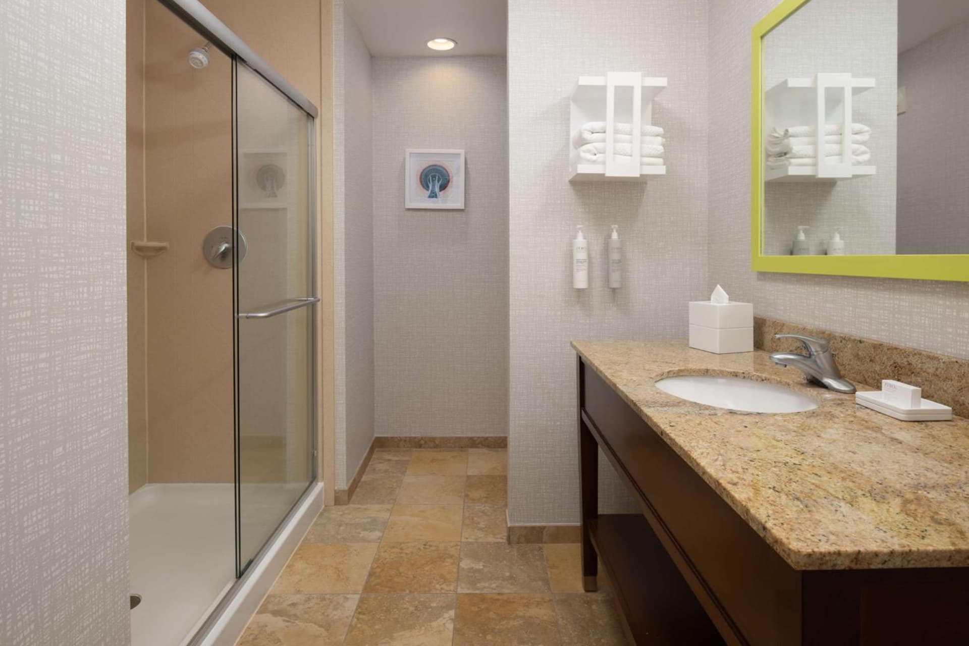 Hampton Inn and Suites Seattle - Airport / 28th Avenue gallery photo in SeaTac, WA — image 10