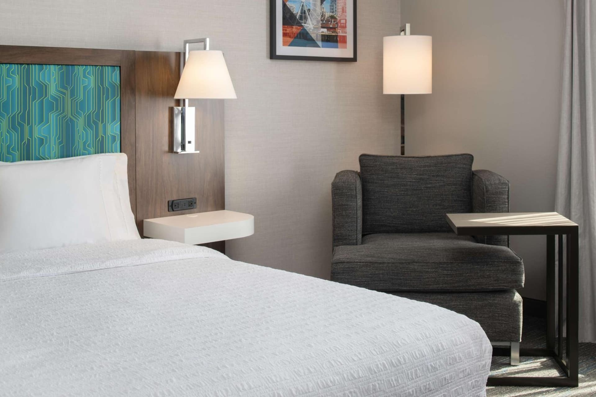 Hampton Inn and Suites Seattle - Airport / 28th Avenue gallery photo in SeaTac, WA — image 8