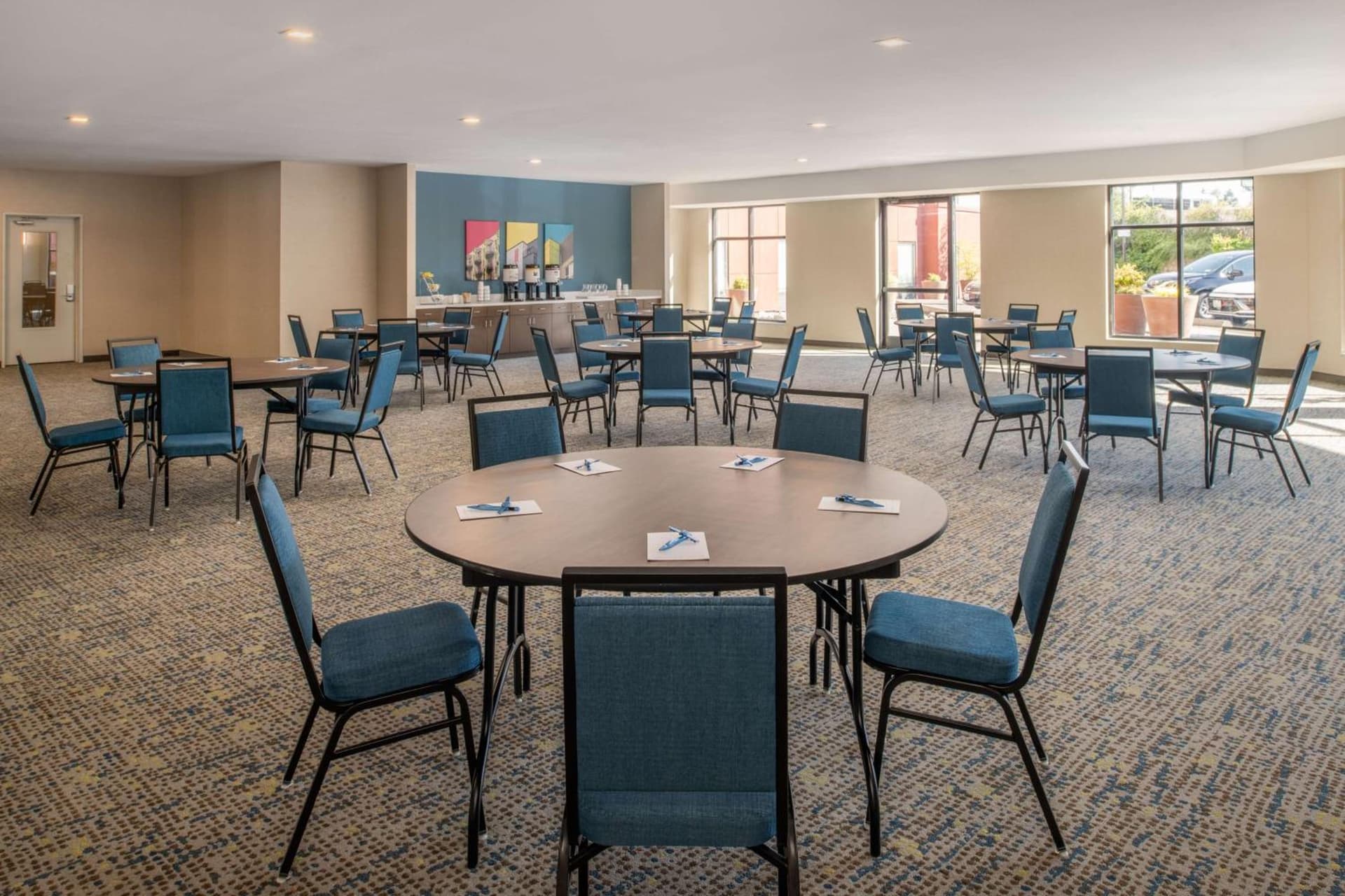 Hampton Inn and Suites Seattle - Airport / 28th Avenue gallery photo in SeaTac, WA — image 6