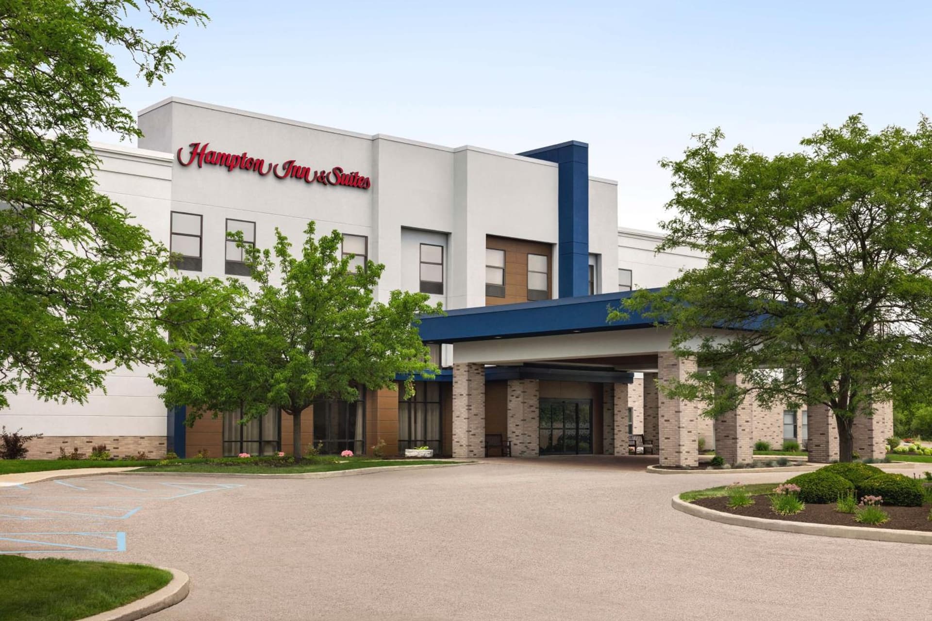 Hampton Inn & Suites Valparaiso interior in Valparaiso, IN — gallery photo 2