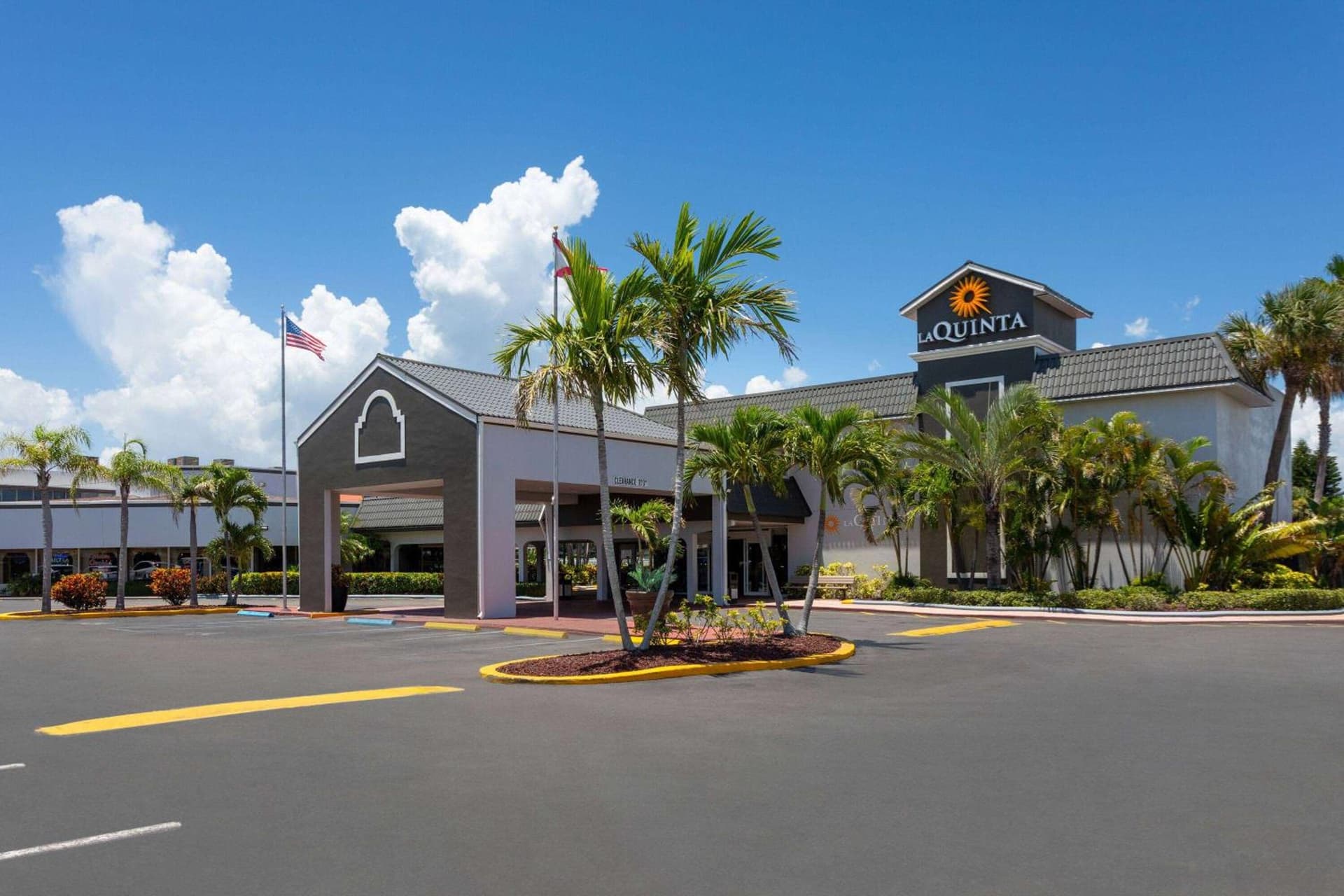 La Quinta Inn by Wyndham Cocoa Beach-Port Canaveral — hotel in Cocoa Beach, Florida