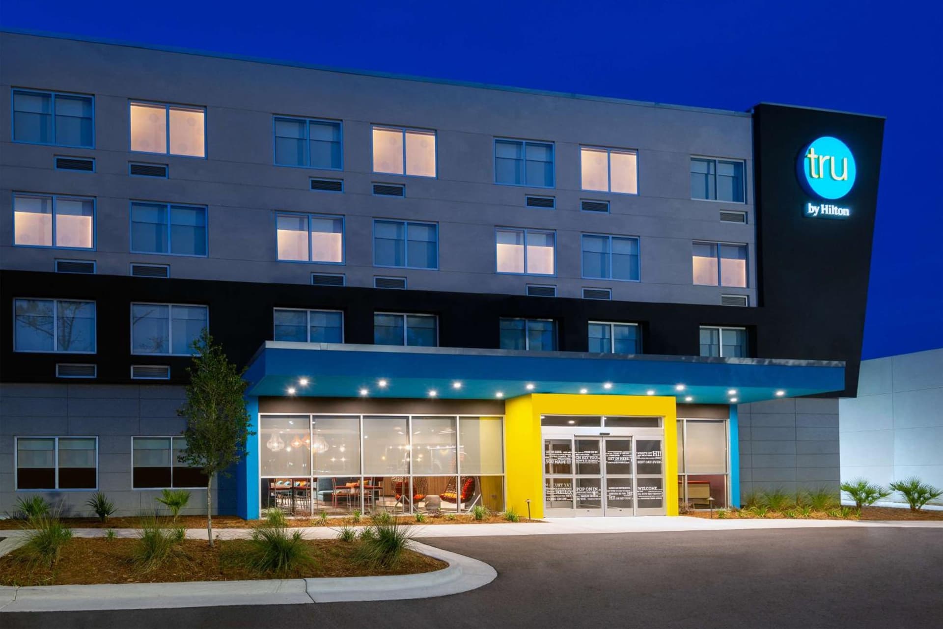Tru By Hilton Wilmington interior in Wilmington, NC — gallery photo 2
