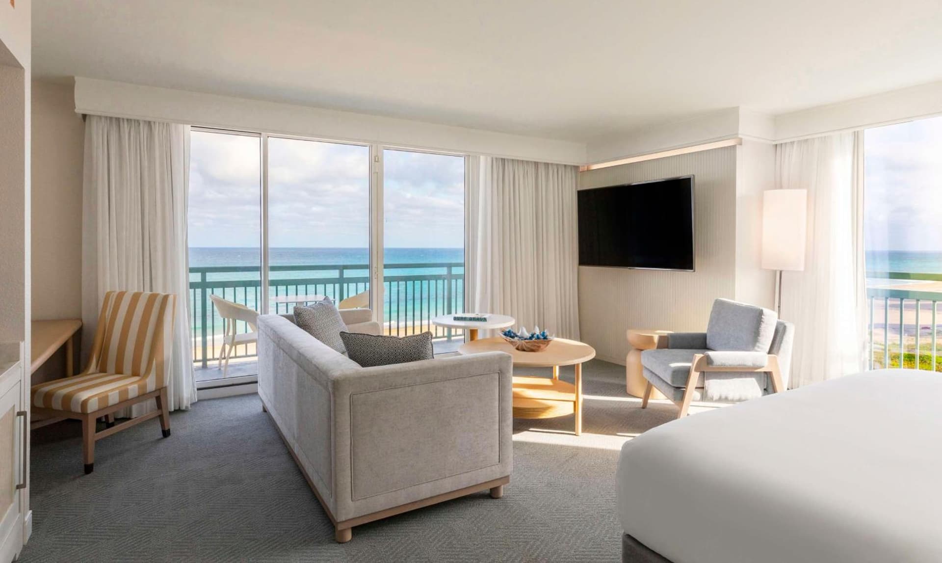 The Singer Oceanfront Resort, Curio Collection by Hilton gallery photo in Riviera Beach, FL — image 5