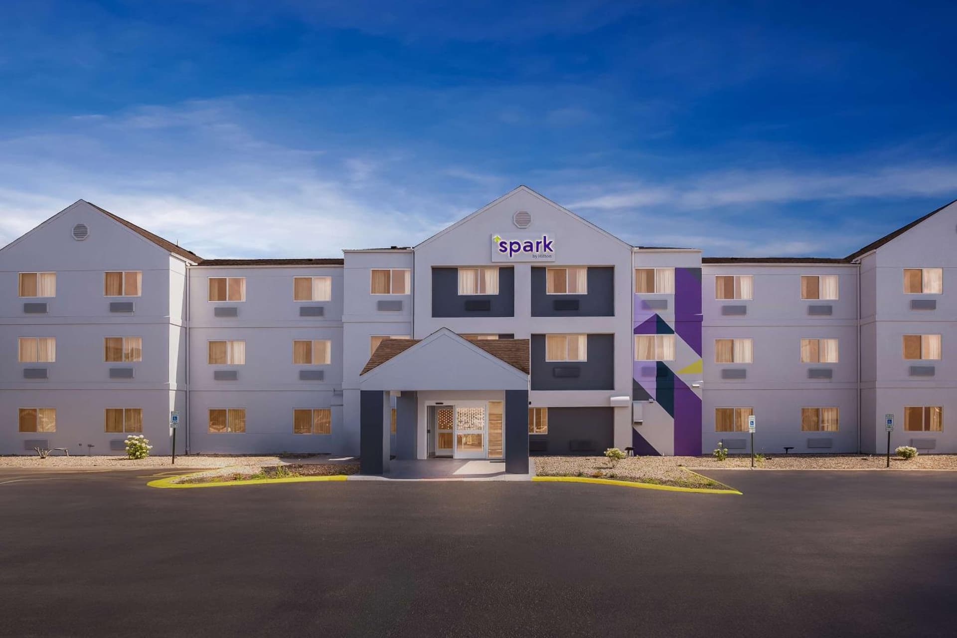 Spark by Hilton Springfield Southwest property views in Springfield, IL — gallery photo 3