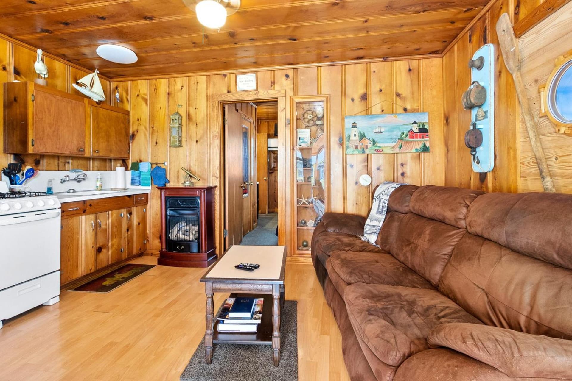 Diamond City Lakeside Resort property views in Diamond City, AR — gallery photo 3