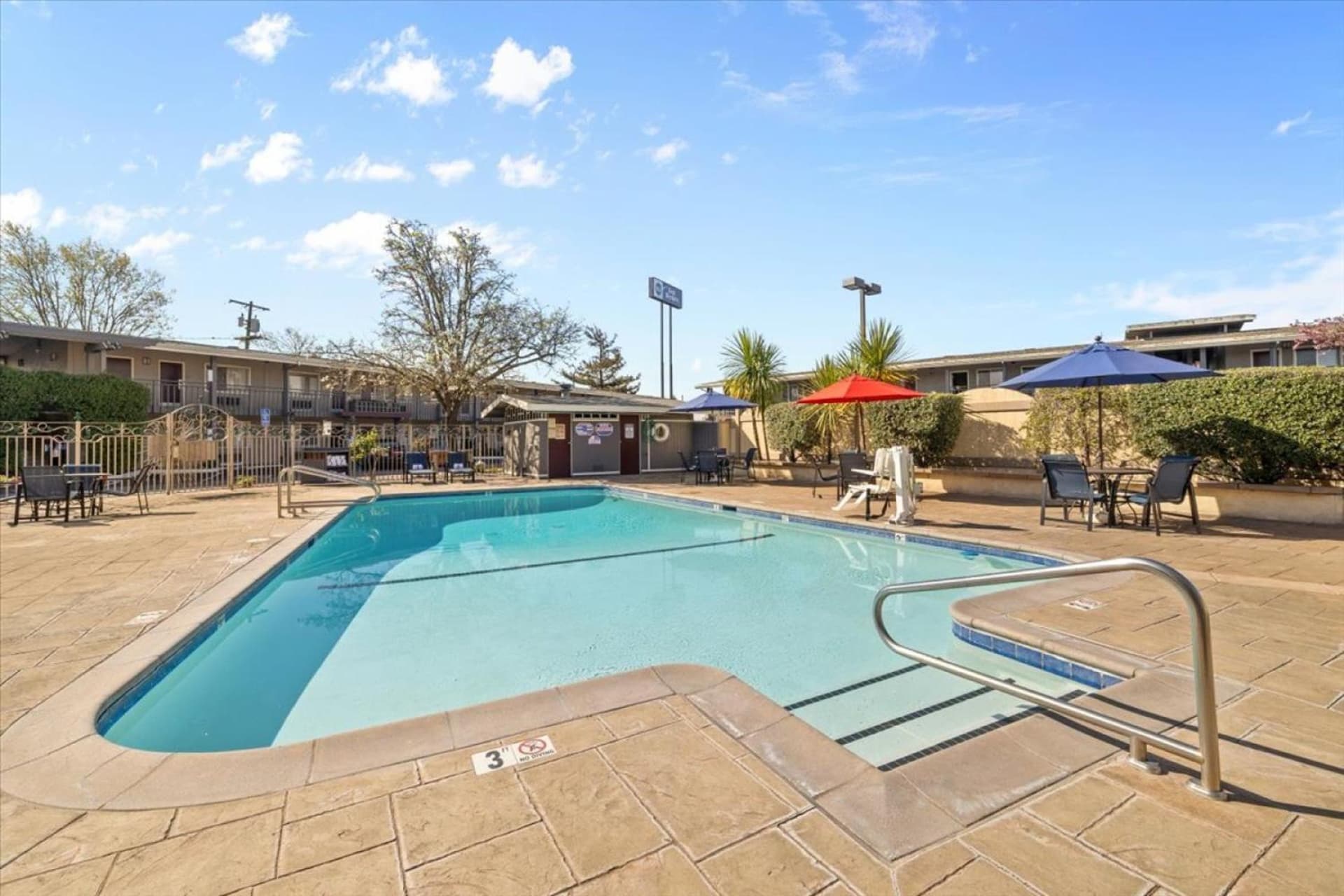 Best Western Petaluma Inn property views in Petaluma, CA — gallery photo 3