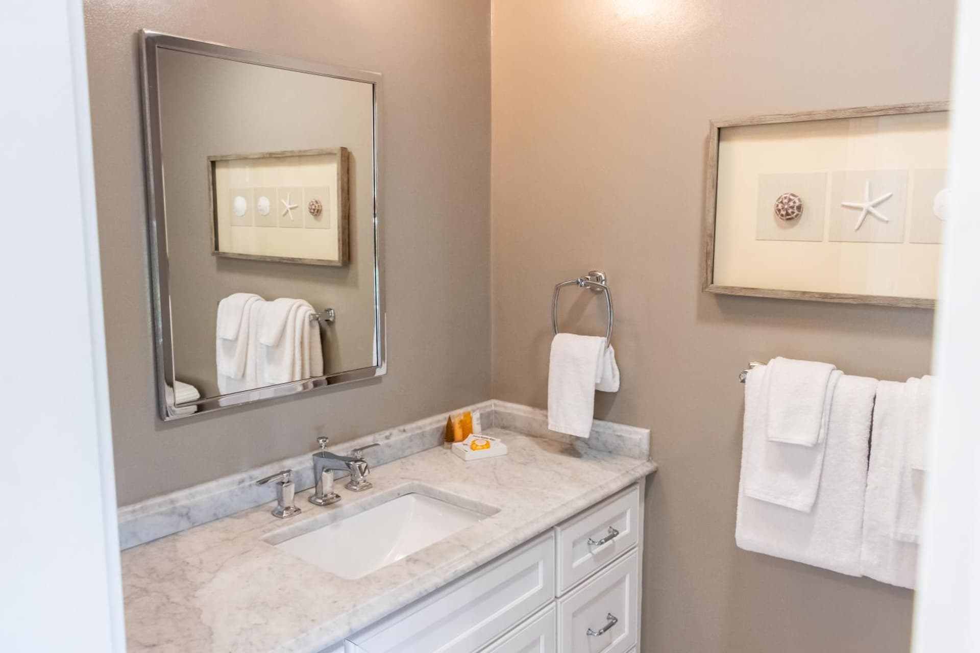 The East Island Reserve Hotel gallery photo in Middletown, RI — image 114